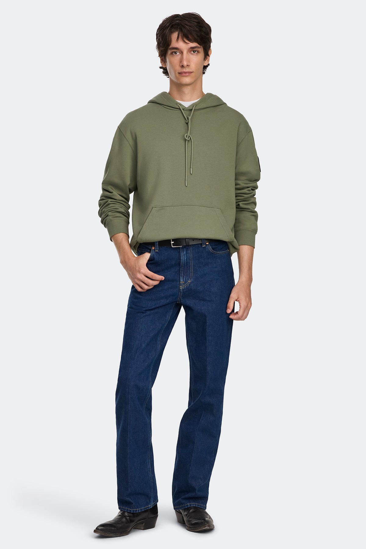Loon Hoodie Black Disc - Vireo Green 9126 - on_full_body_01