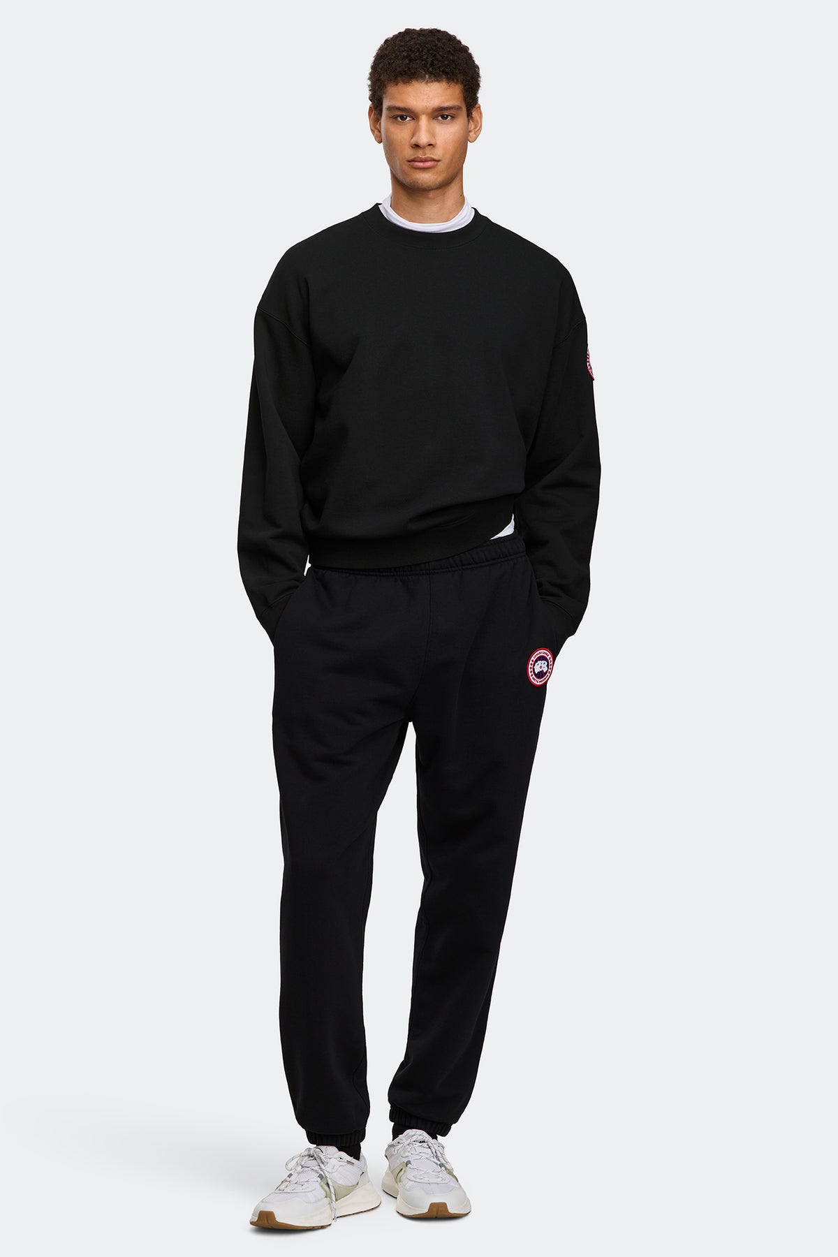 Rove Sweatshirt - Black 9061 - on_full_body_01