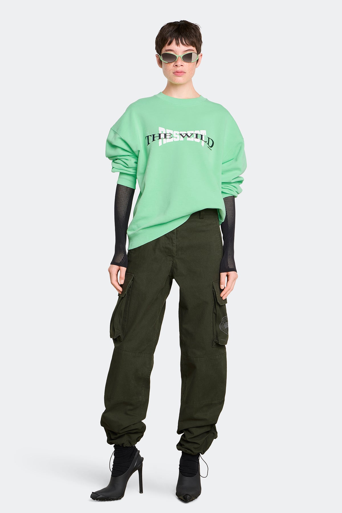 Dawn Graphic Relaxed Crew - Fluo Ice 9472 - on_full_body_01