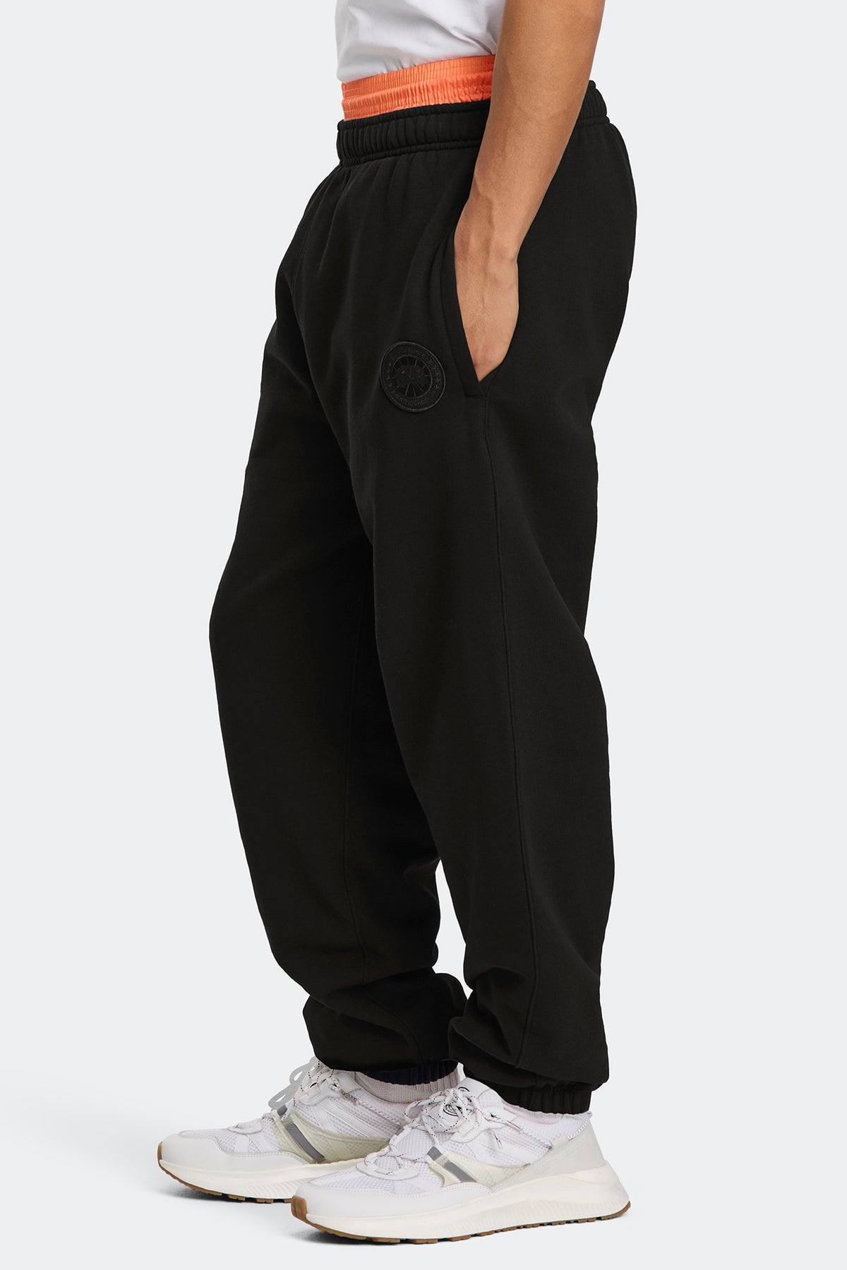 Rove Jogger Tonal Disc - Black 9061 - on_side_01