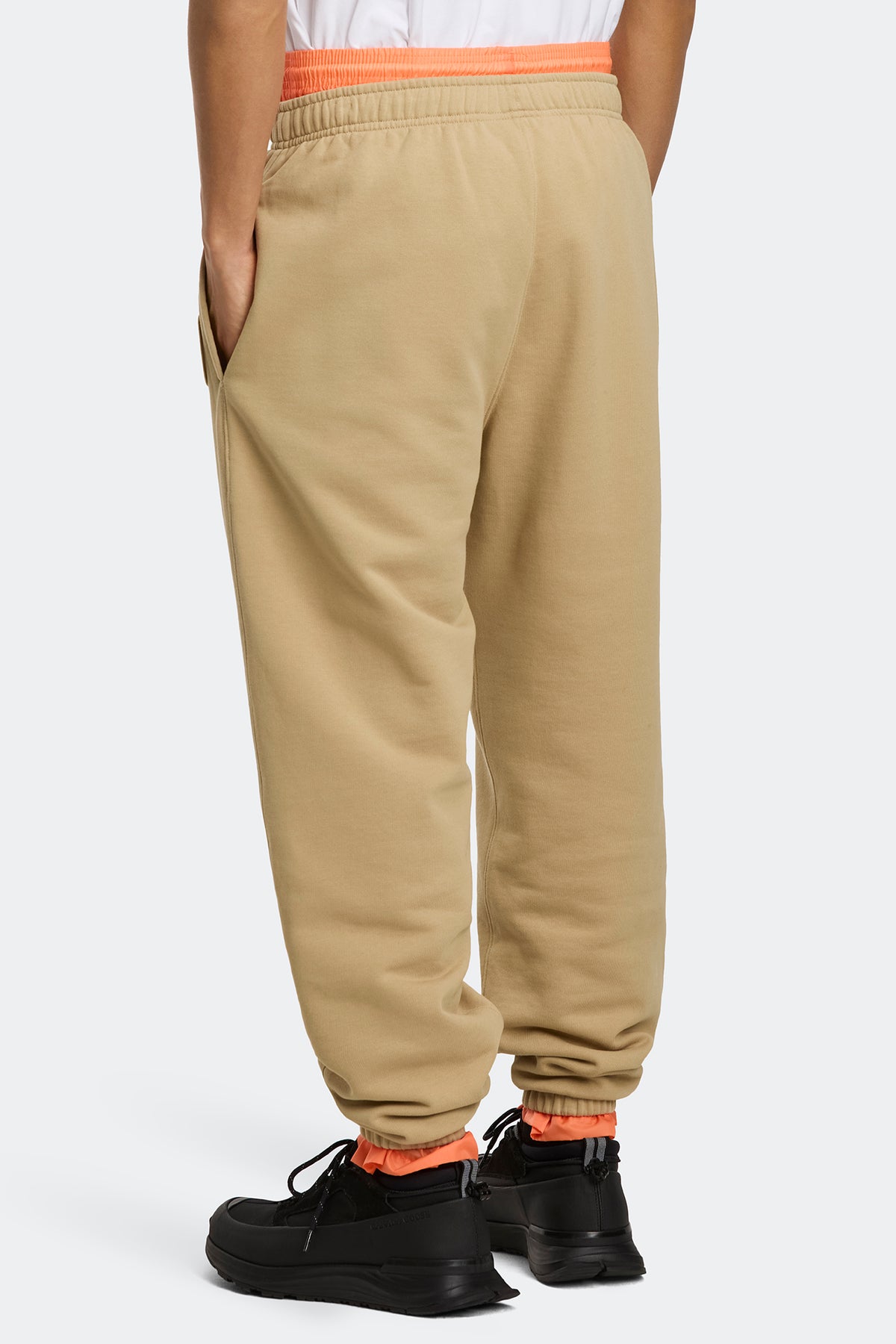 Rove Jogger Tonal Disc - Ecru Beige 9844 - on_back_01