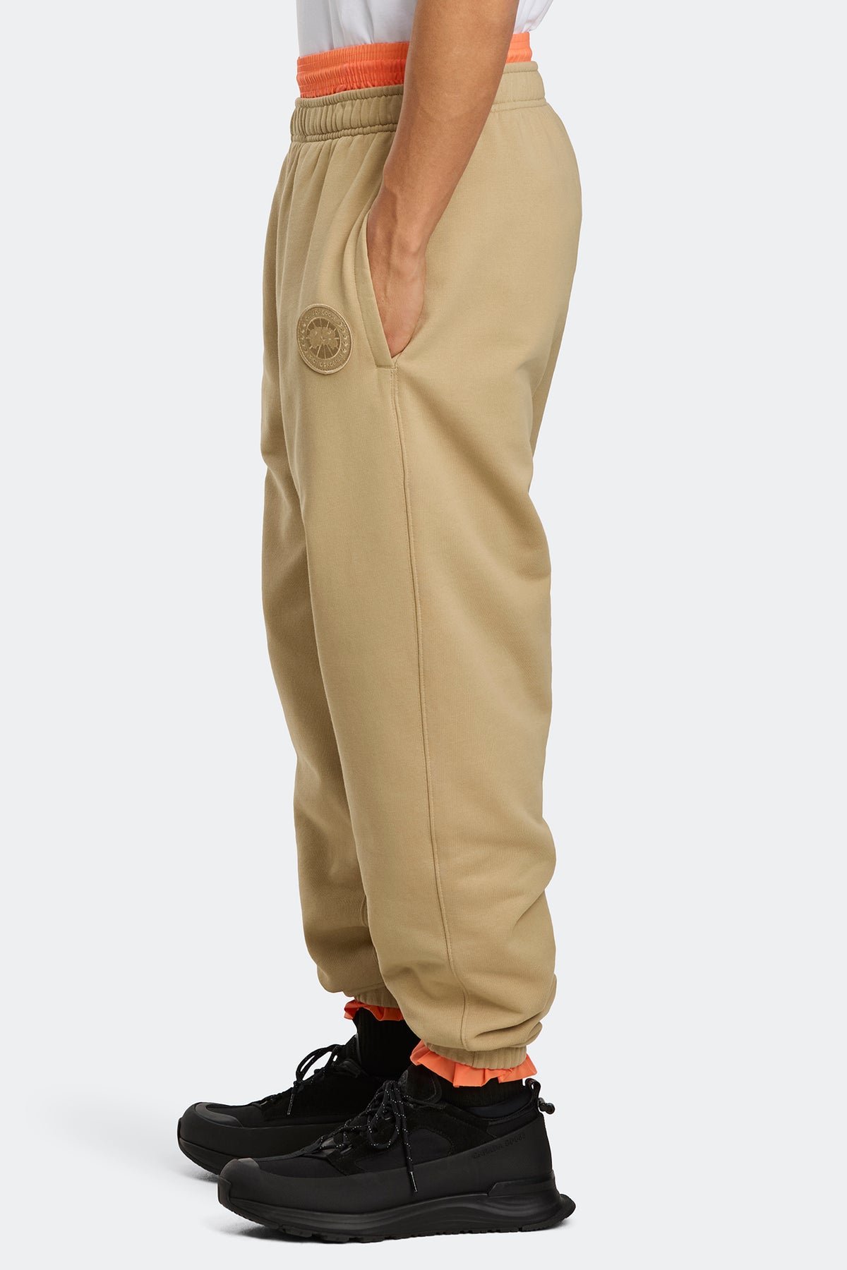 Rove Jogger Tonal Disc - Ecru Beige 9844 - on_side_01