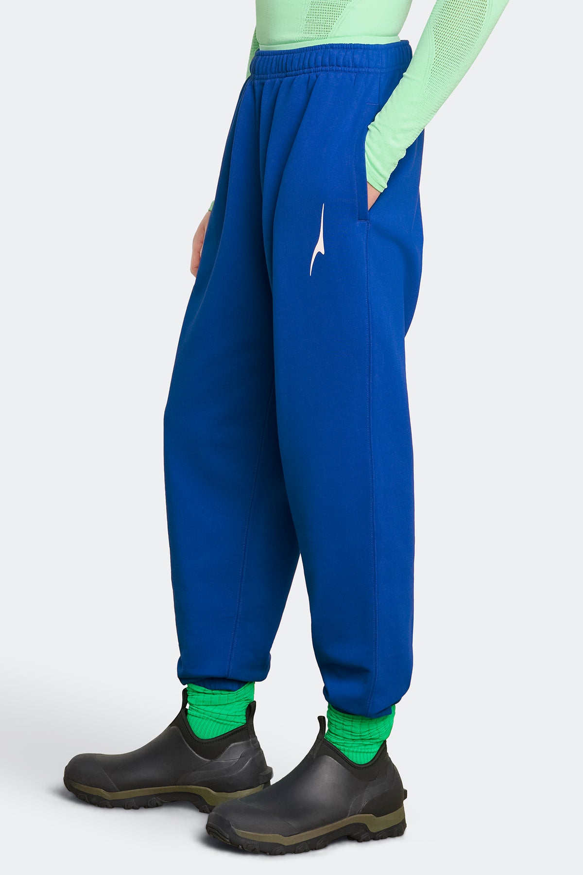 Rigel Jogger - Marine Cobalt 9004 - on_side_01