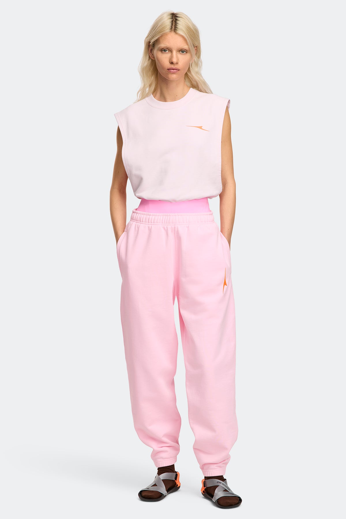 Rigel Jogger - Light Pink 9576 - on_full_body_01