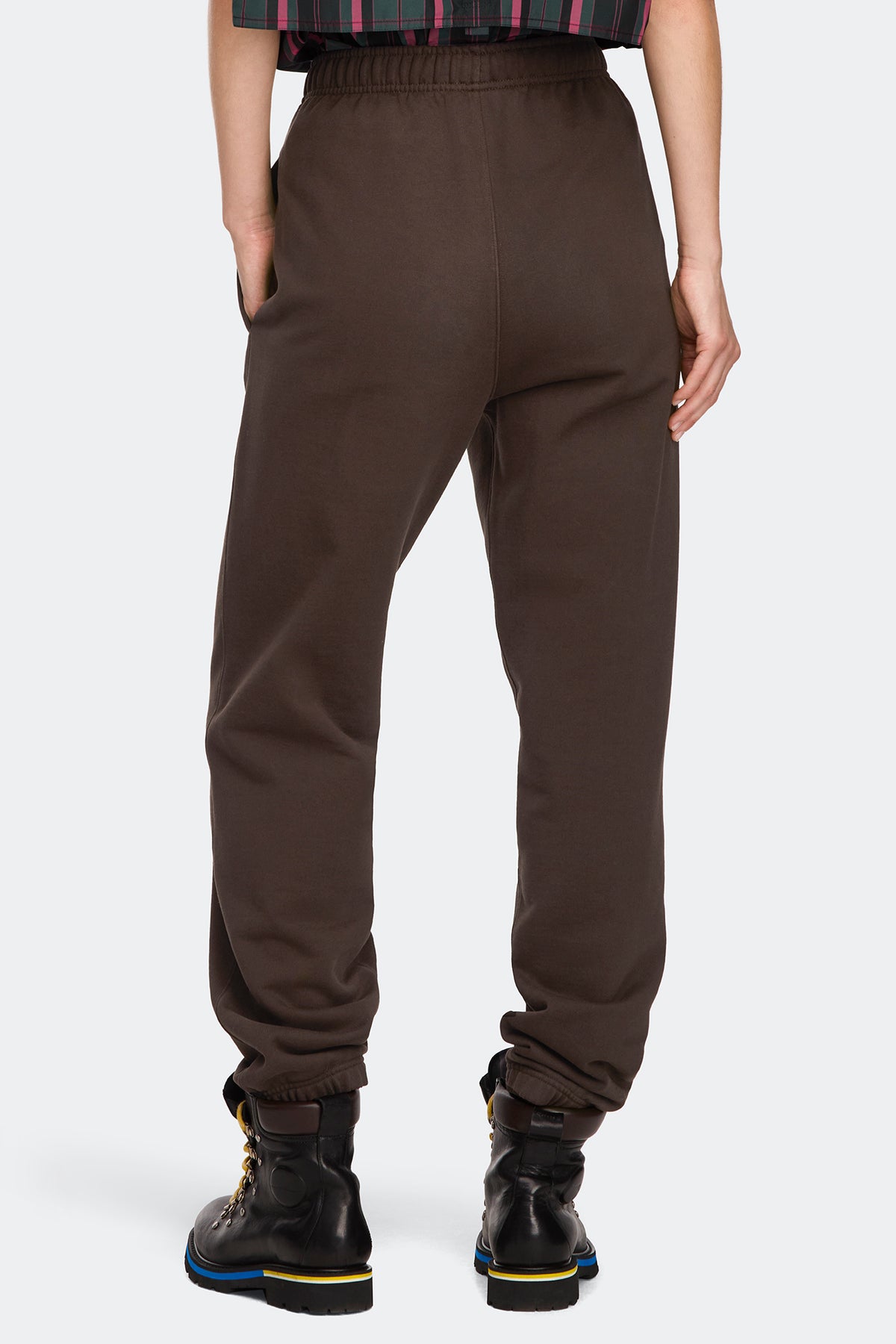 Rigel Jogger - Dark Soil 9716 - on_back_02