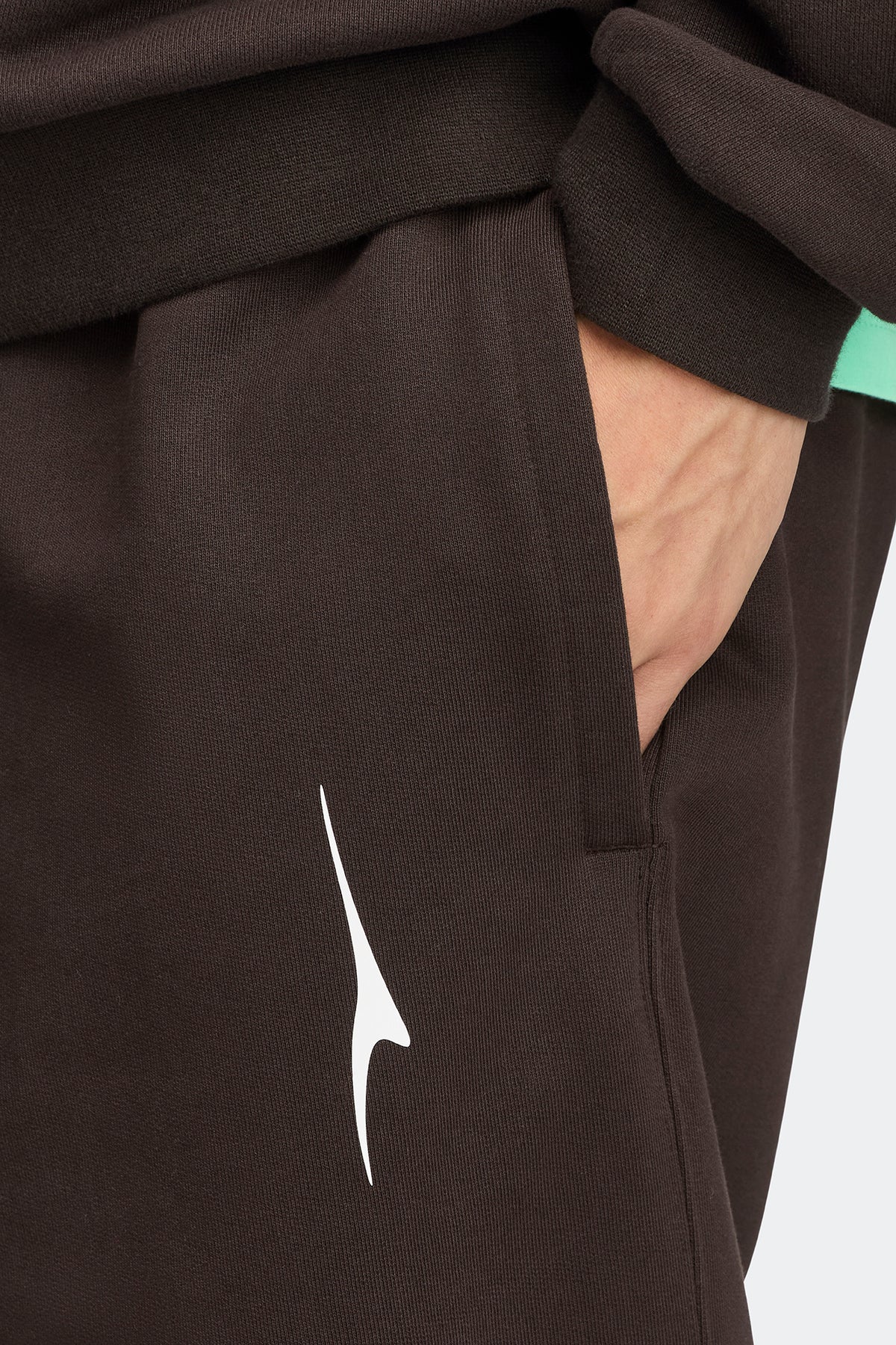 Rigel Jogger - Dark Soil 9716 - on_detail_01