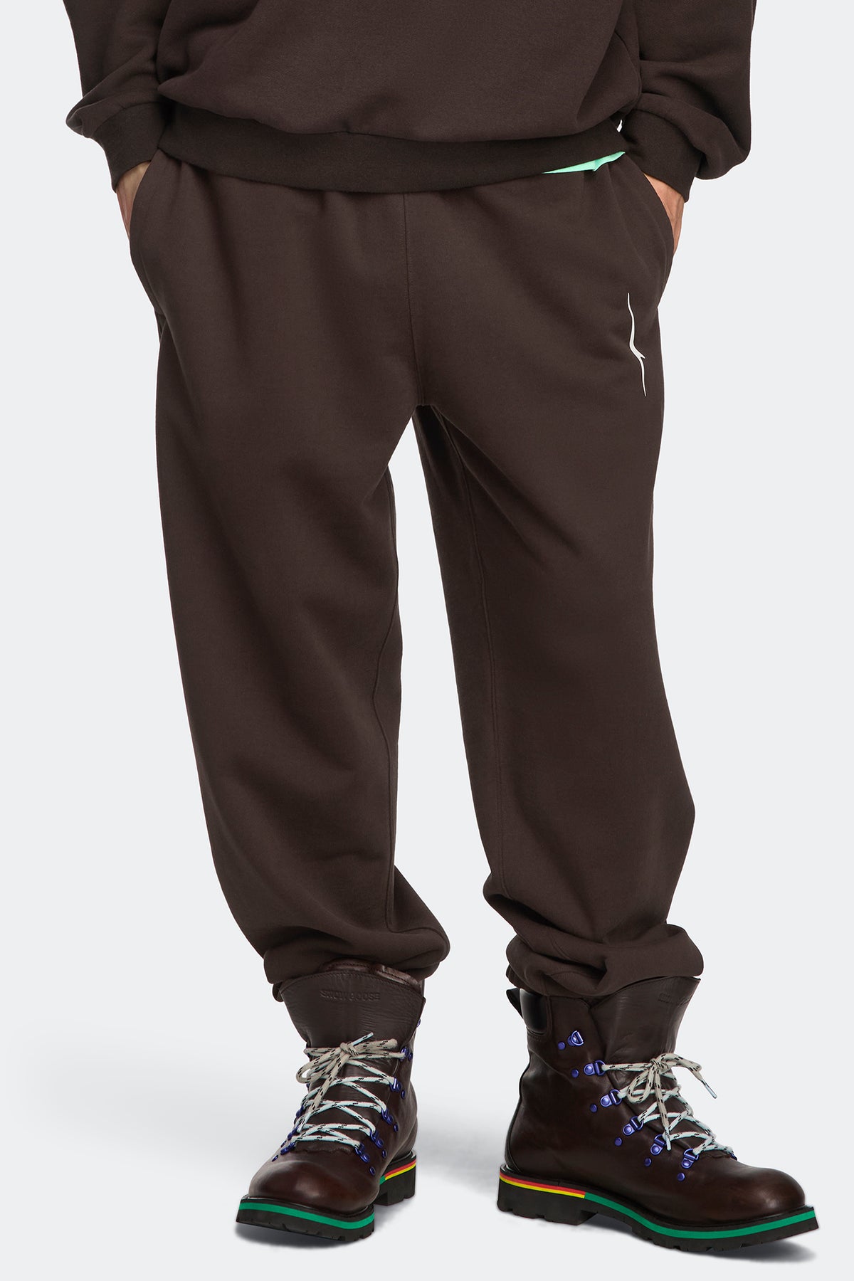 Rigel Jogger - Dark Soil 9716 - on_front_01