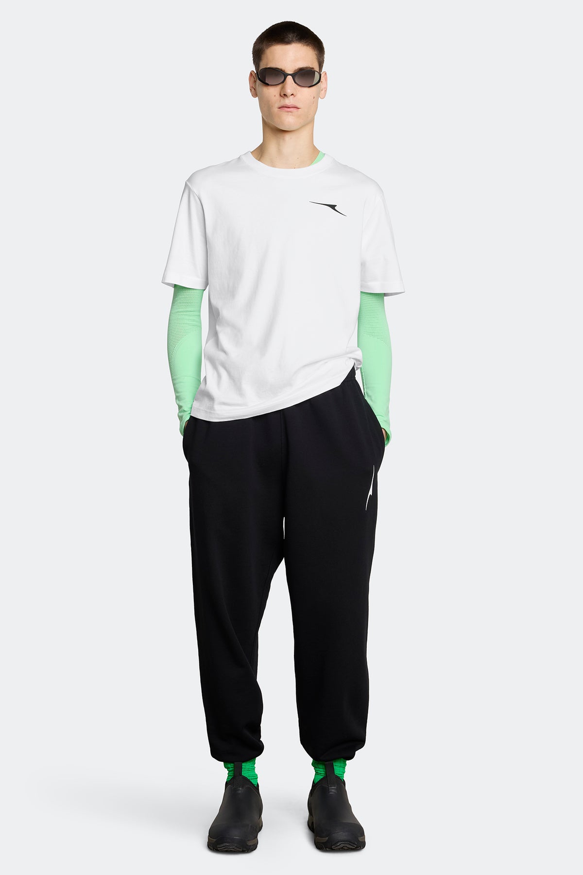 Mesa Tee - Optical Earth 9083 - on_full_body_01