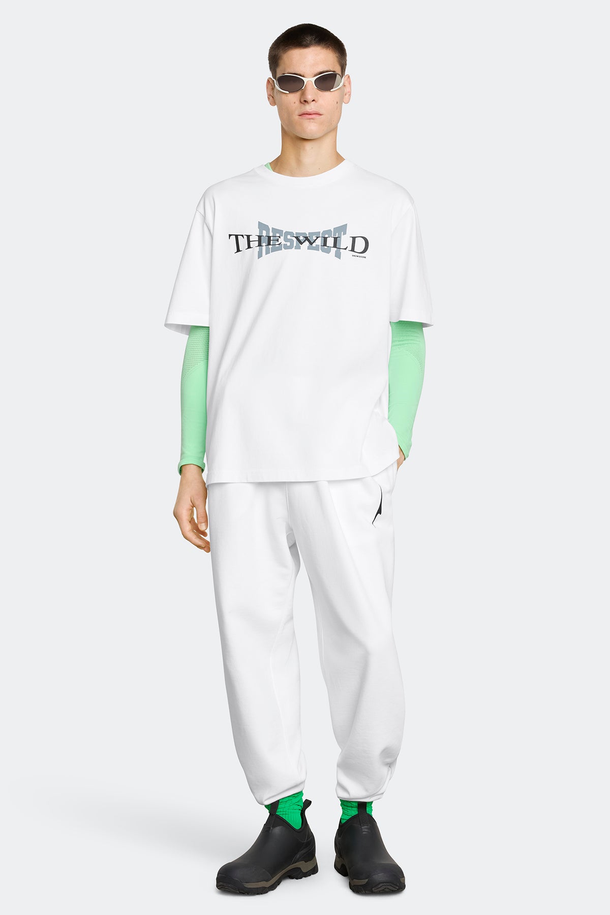Mesa Tee - Optical Ice 9476 - on_full_body_01