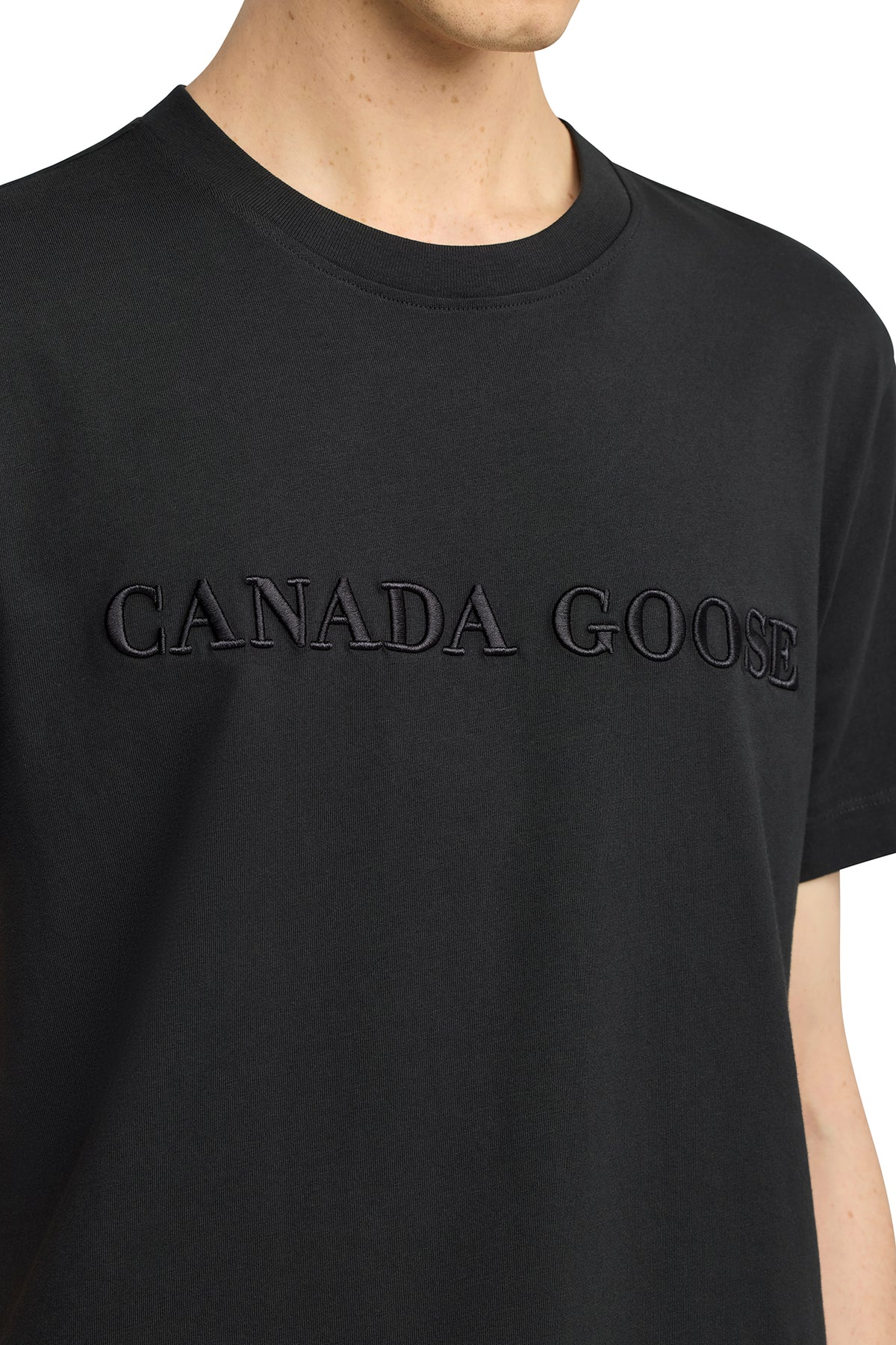 Emersen Embroidered T-Shirt - Black 9061 - on_detail_01