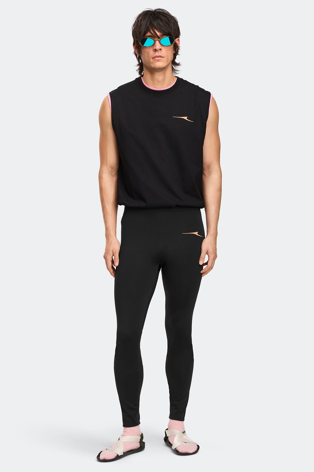 Apex Legging - Black 9061 - on_full_body_01
