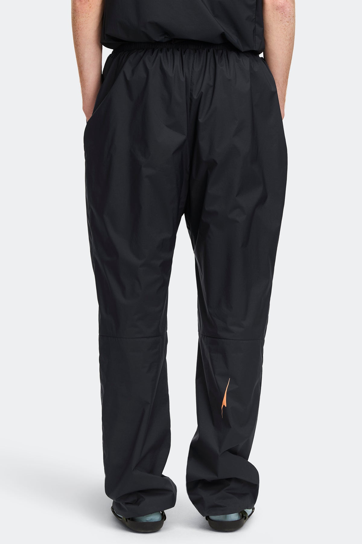 Zephyr Pant - Black 9061 - on_back_01