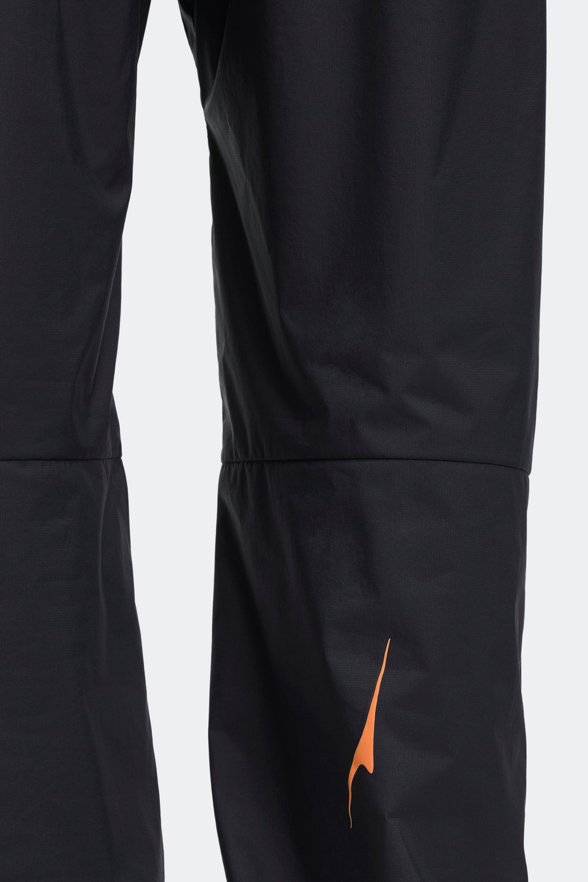 Zephyr Pant - Black 9061 - on_detail_01