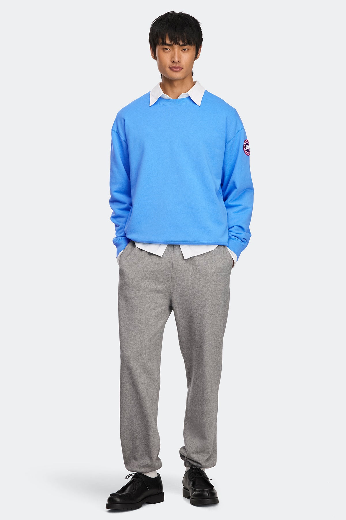 Rove Relaxed Sweatshirt - Borage Blue 9609 - on_full_body_01