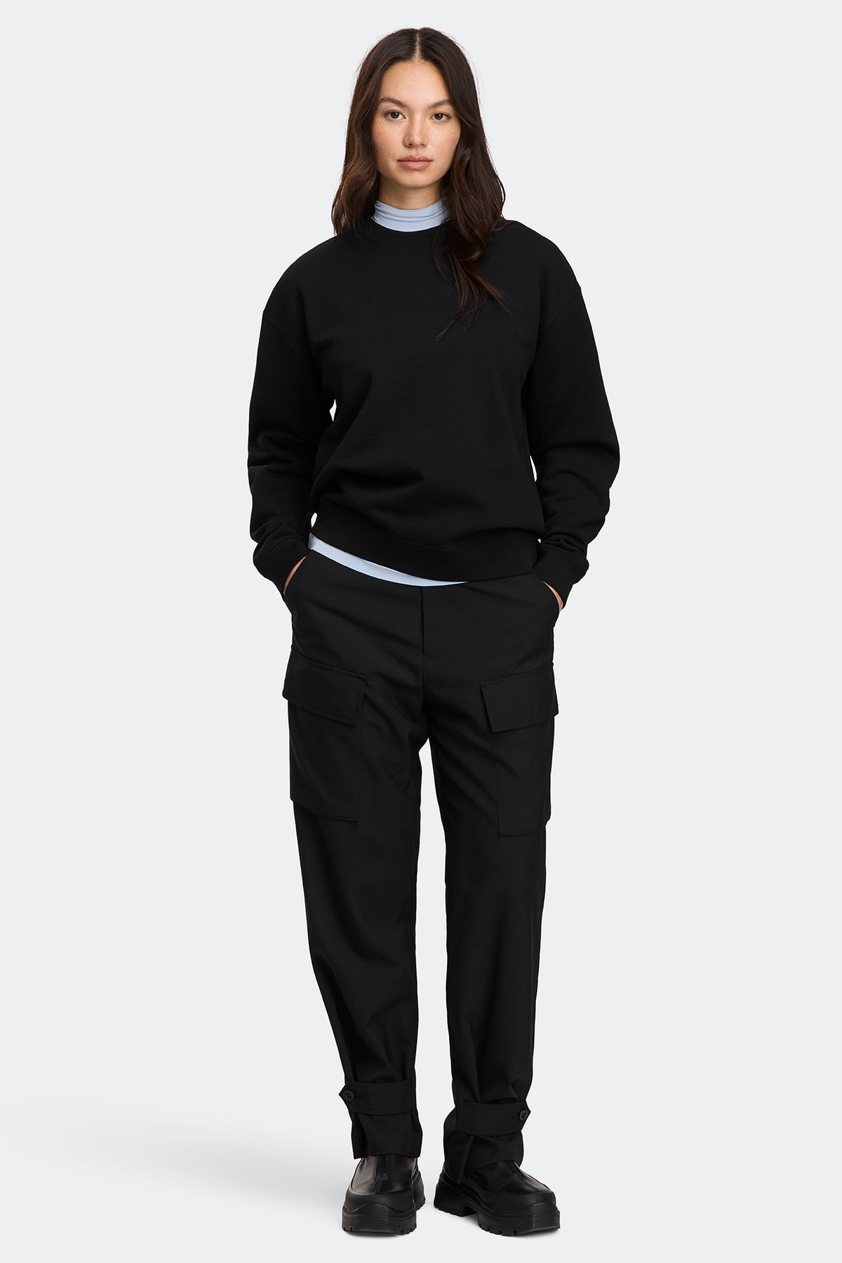 Wander Sweatshirt - Black 9061 - on_full_body_01