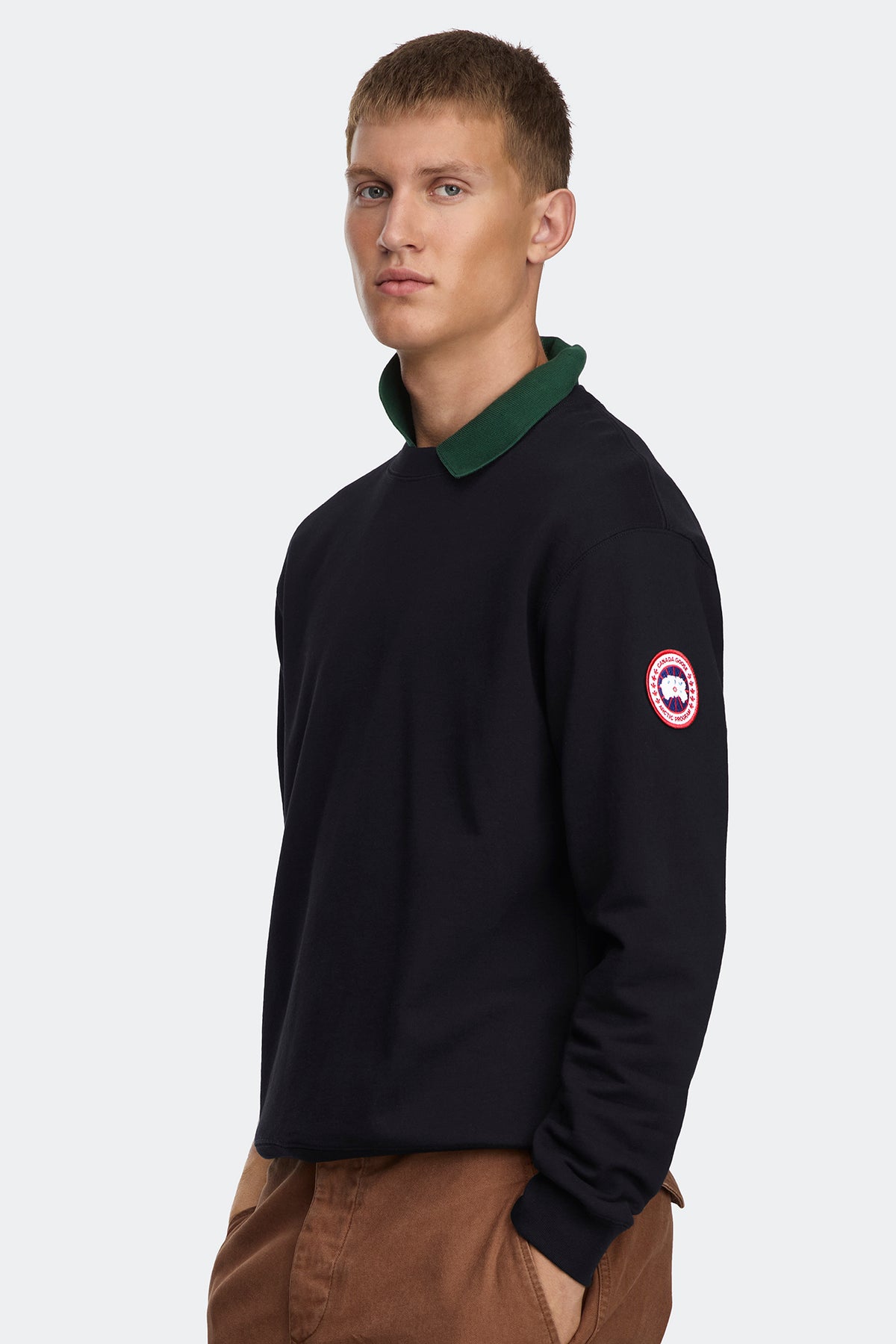 Loon Sweatshirt - Black 9061 - on_side_01