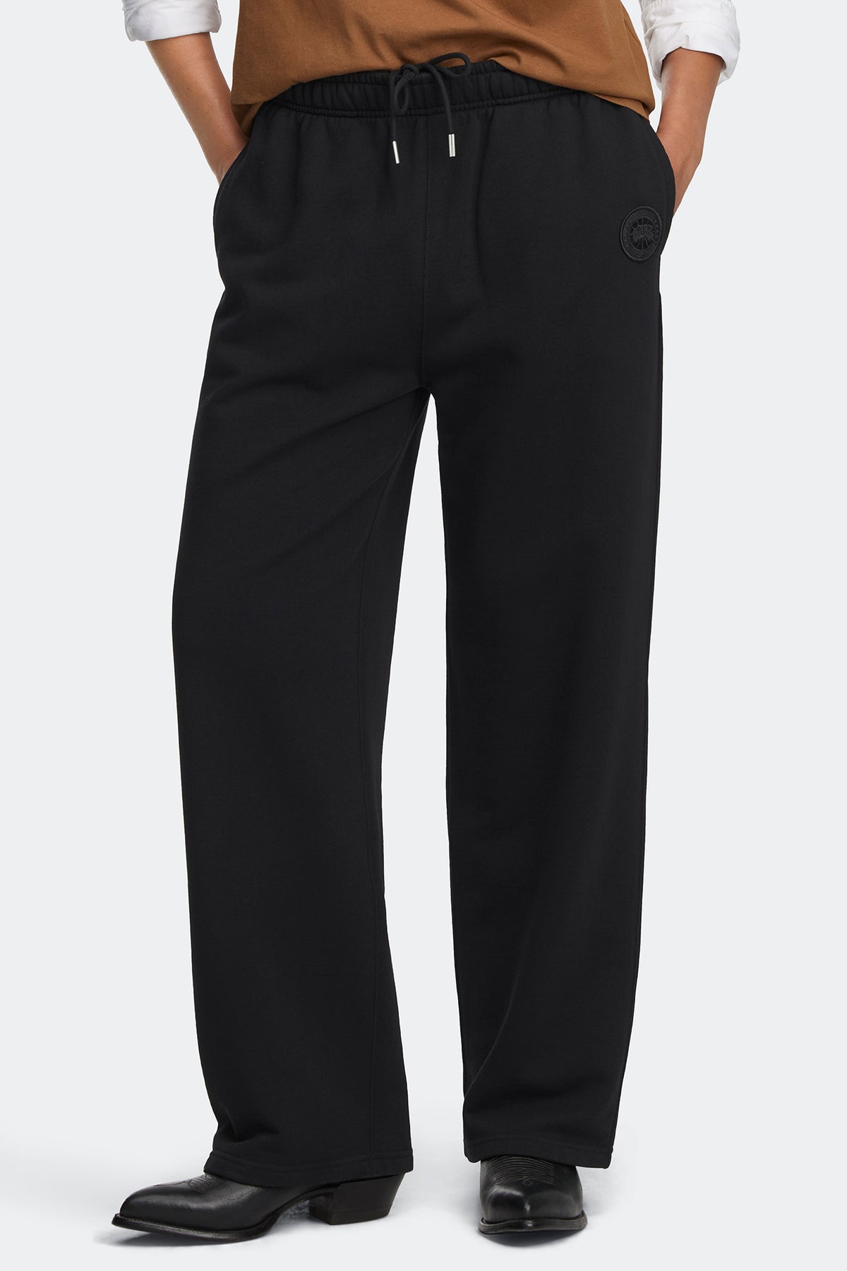 Serene Sweatpant - Black 9061 - on_front_01