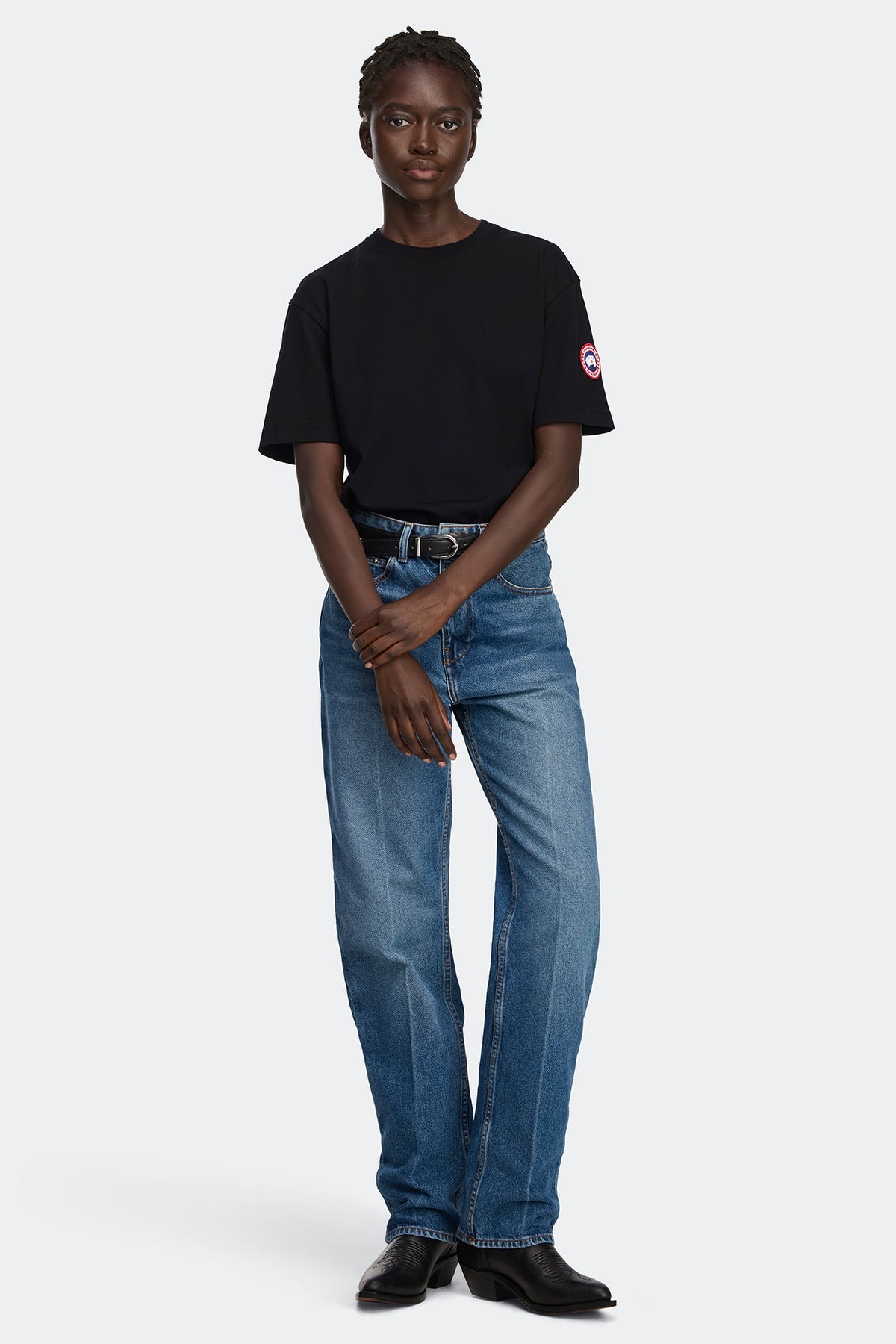 Roam T-Shirt Classic Disc - Black 9061 - on_full_body_01