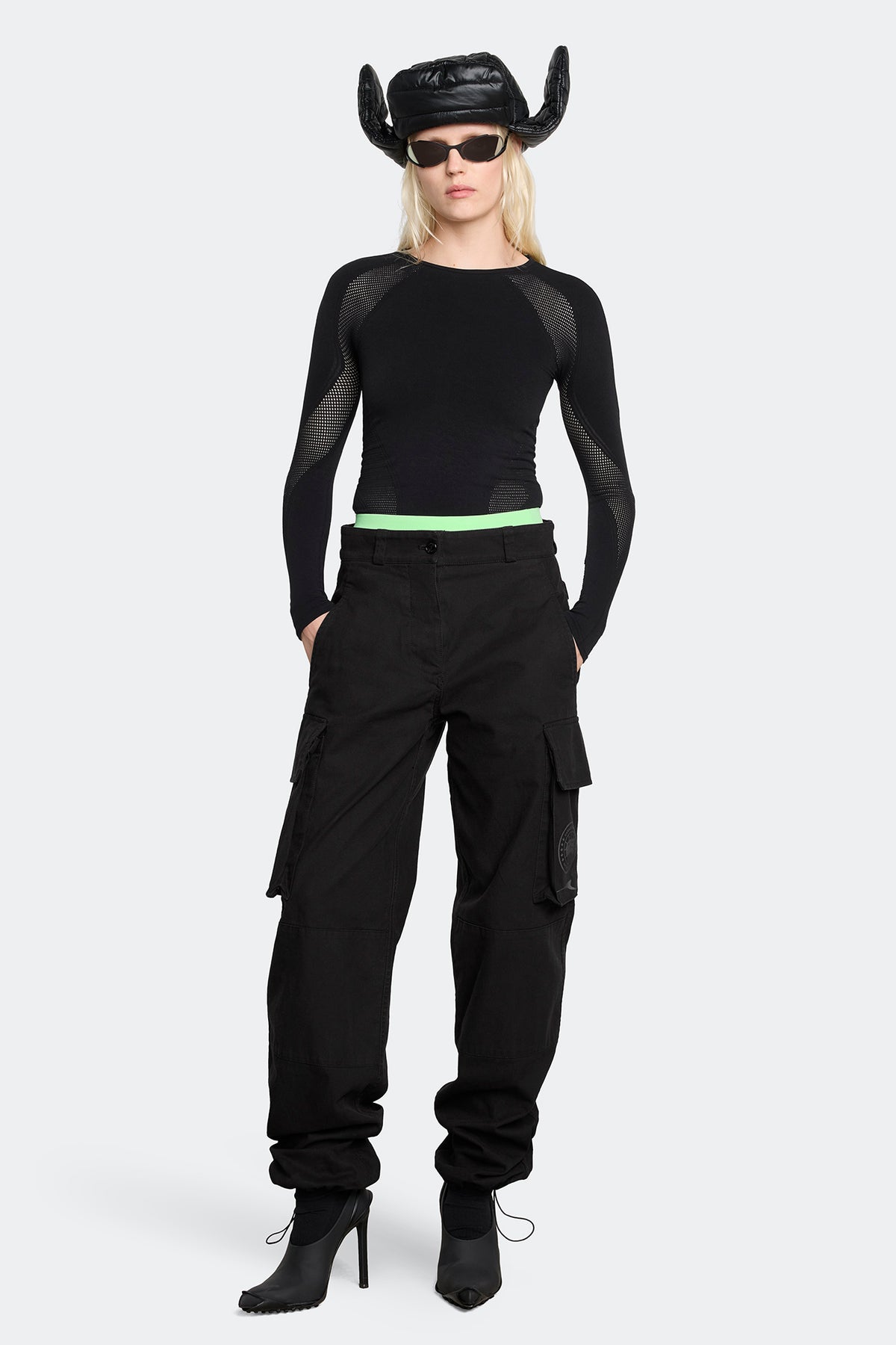 Lighttrail Pant - New Black 9003 - on_full_body_01
