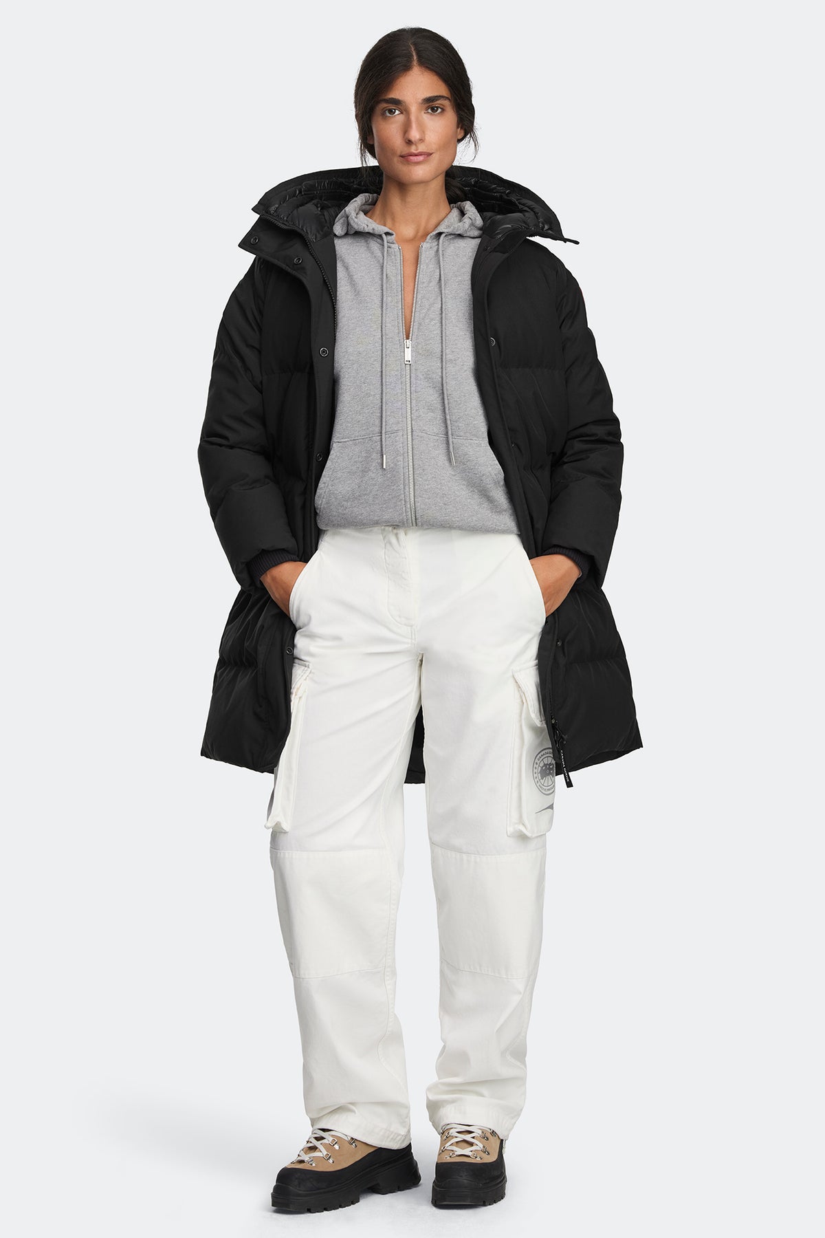 Louise Parka - Black 9061 - on_full_body_01