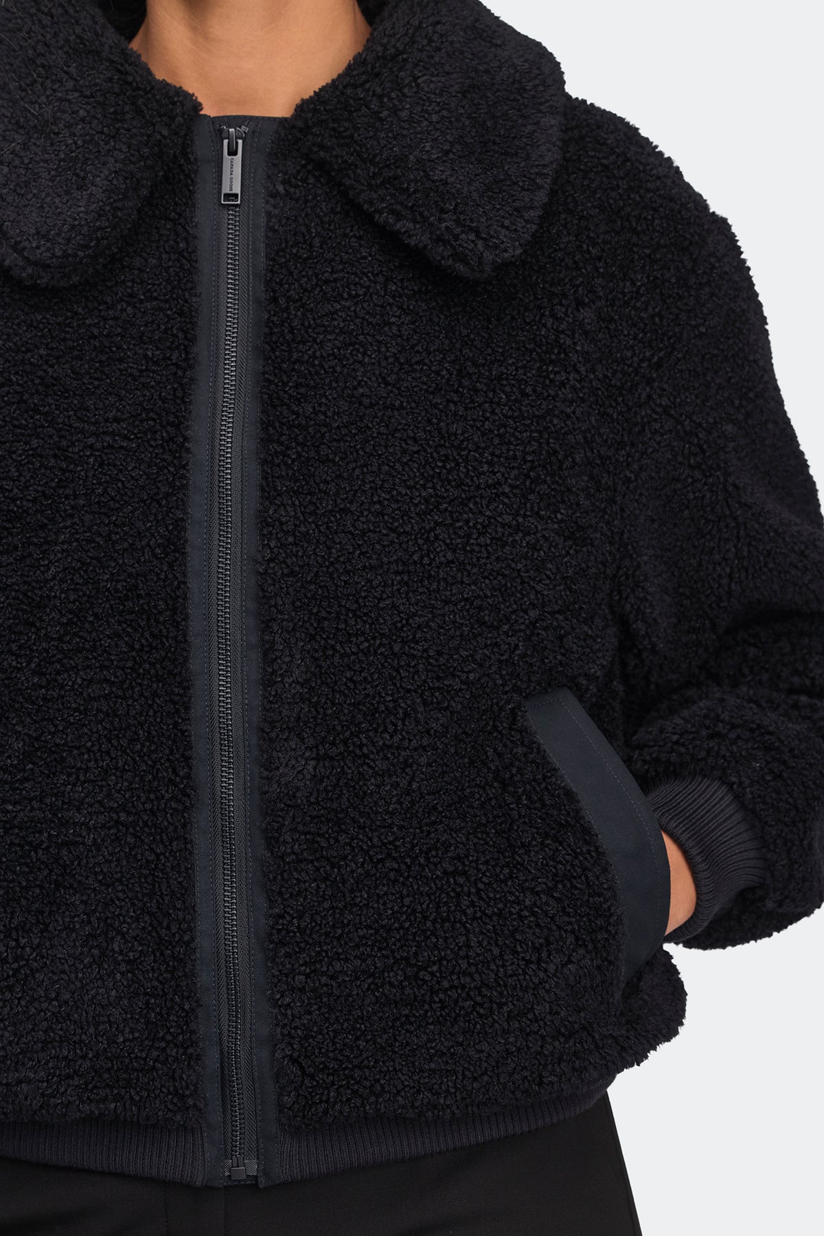 Willa Lightweight Bomber - Black 9061 - on_detail_01