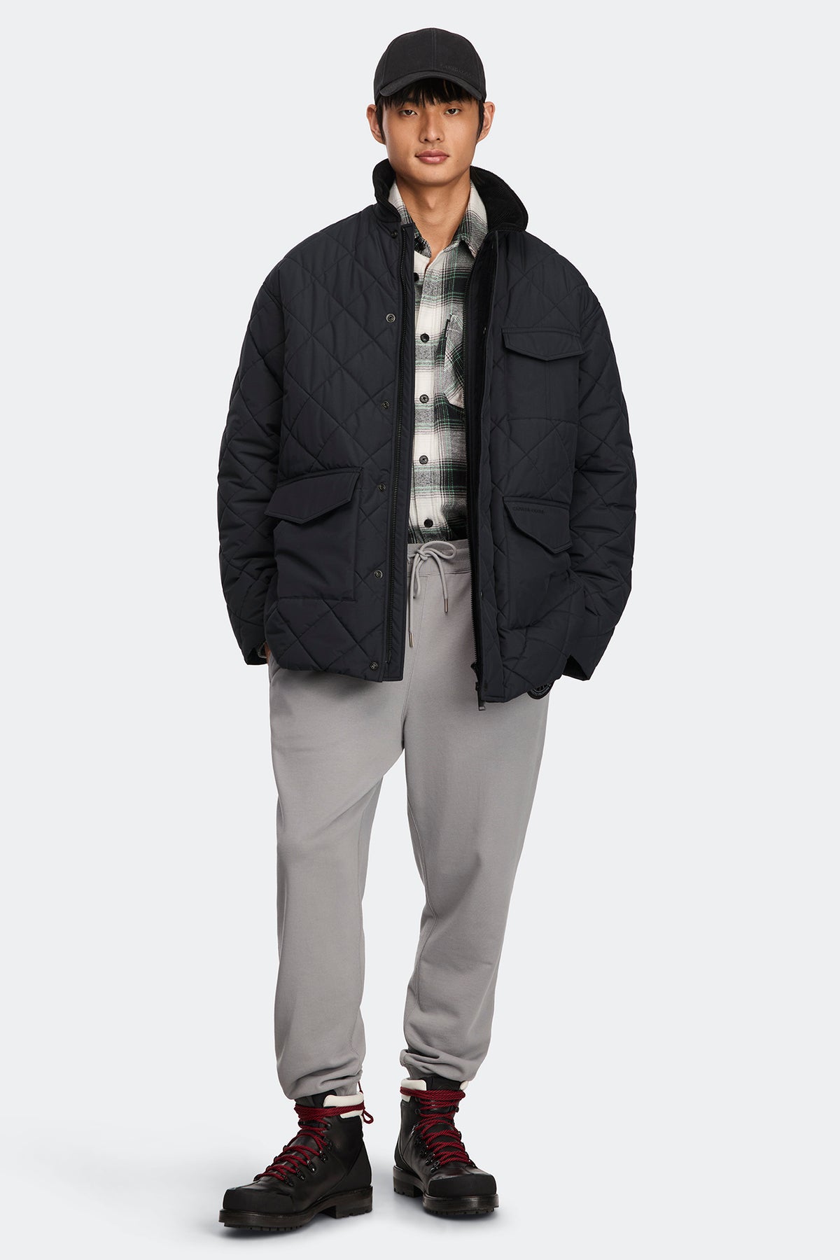 Terra Coat - Black 9061 - on_full_body_01
