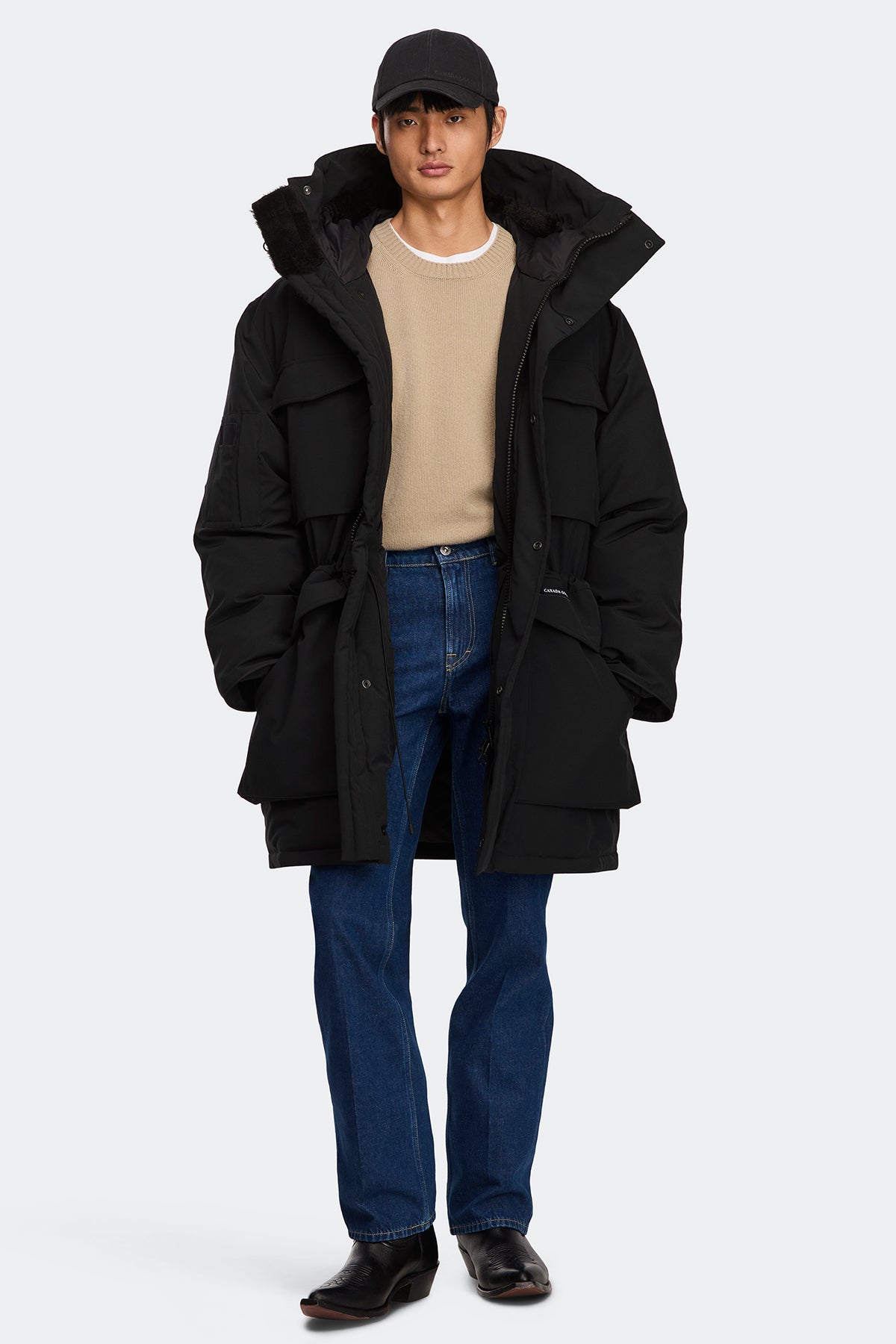 Erie Parka - Black 9061 - on_full_body_01
