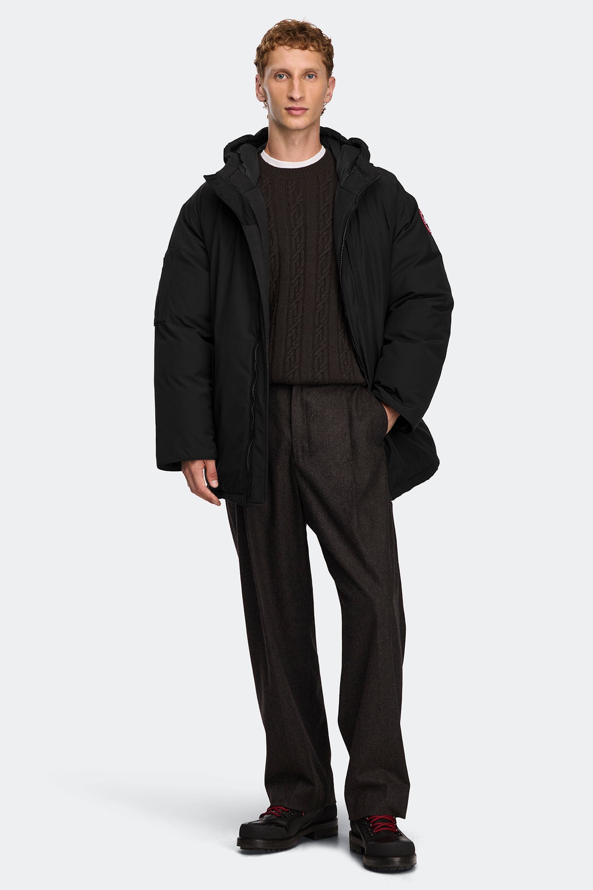 Murray Parka - Black 9061 - on_full_body_01