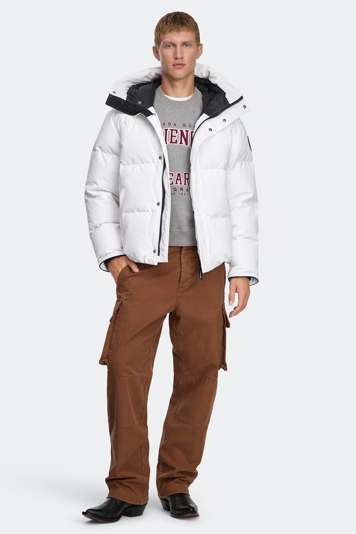 Seymour Parka Black Disc - Optic White 9227 - on_full_body_01