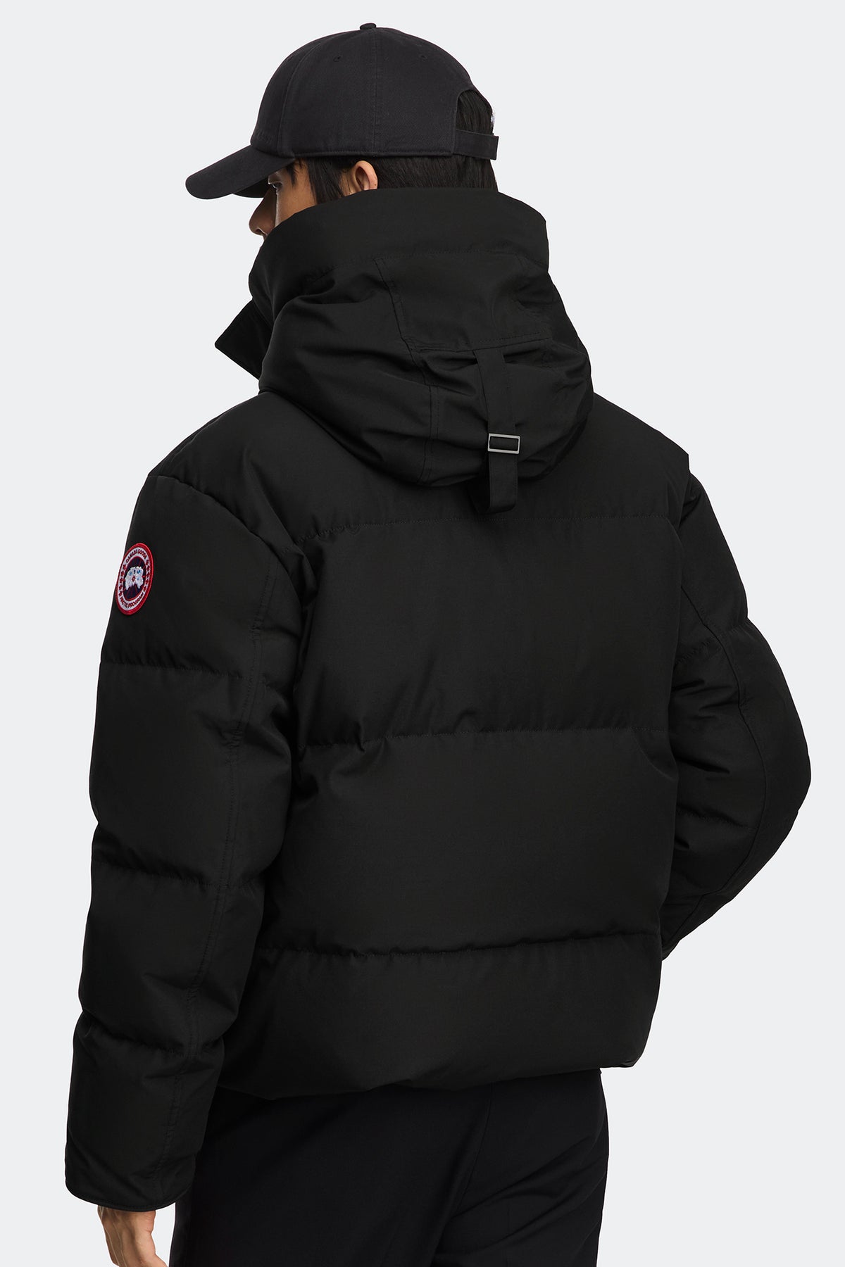 Seymour Parka - Black 9061 - on_back_01