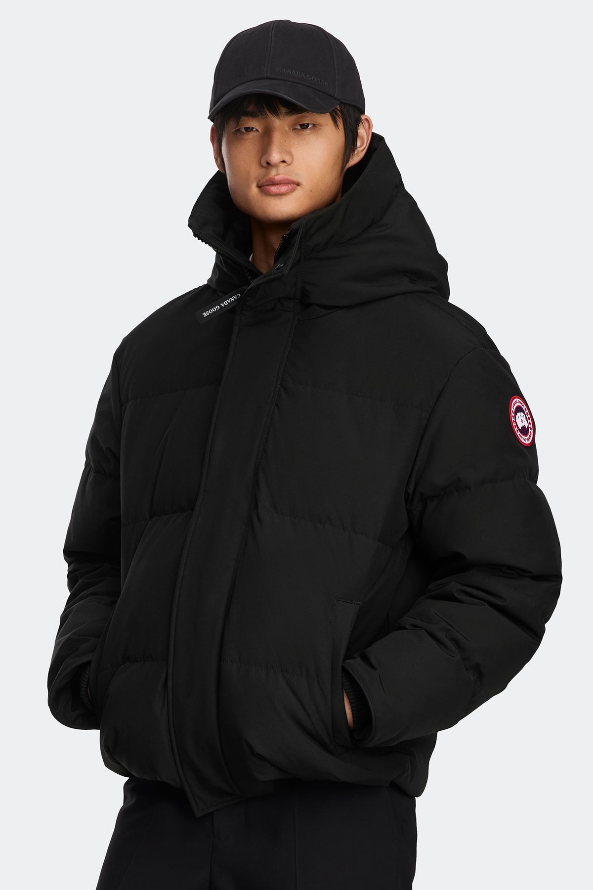 Seymour Parka - Black 9061 - on_front_closed_01