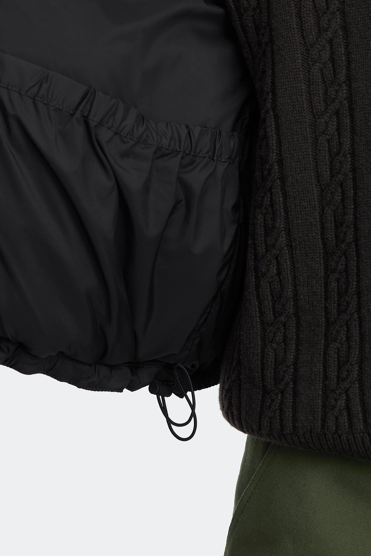 Sterling Puffer Jacket Tonal Disc - Black 9061 - on_detail_01