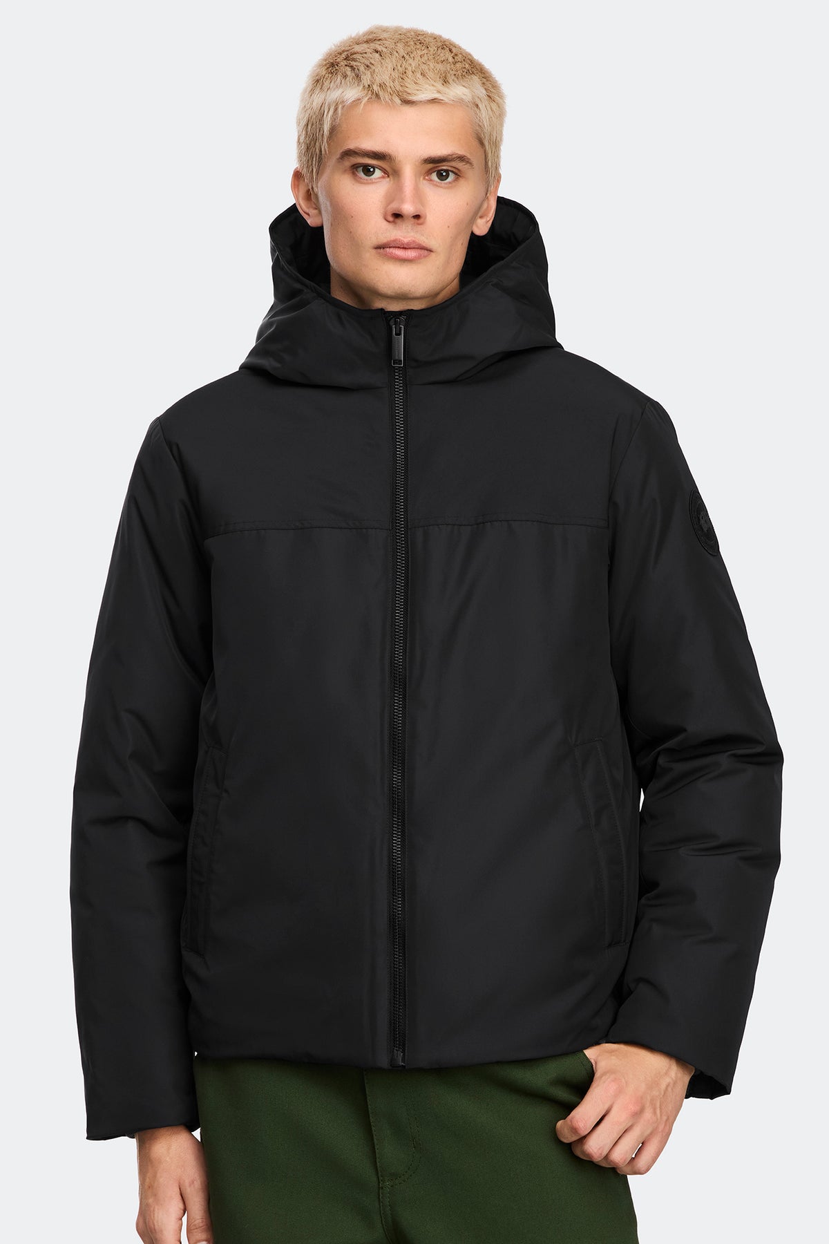 Riverside Jacket - Black 9061 - on_front_closed_01