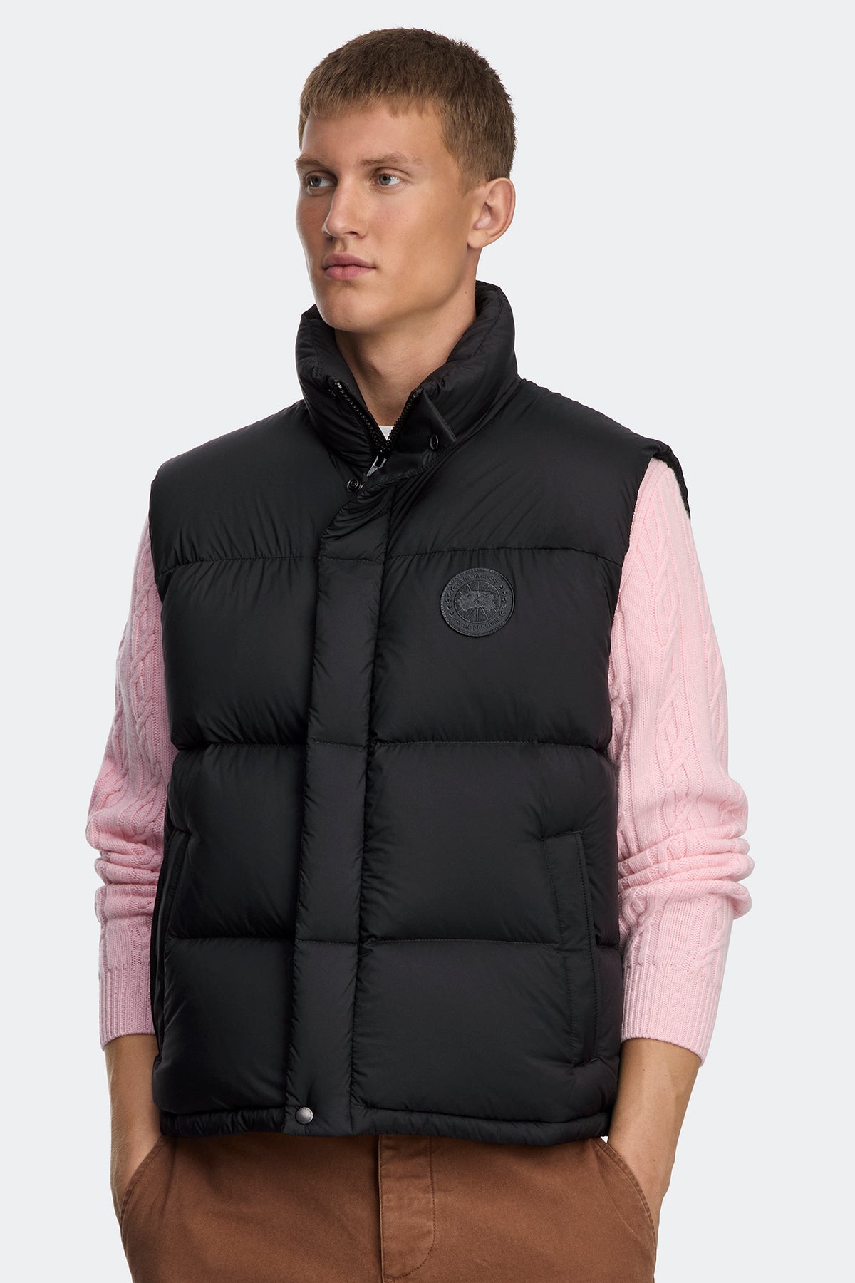 Sterling Puffer Vest Tonal Disc - Black 9061 - on_front_closed_01