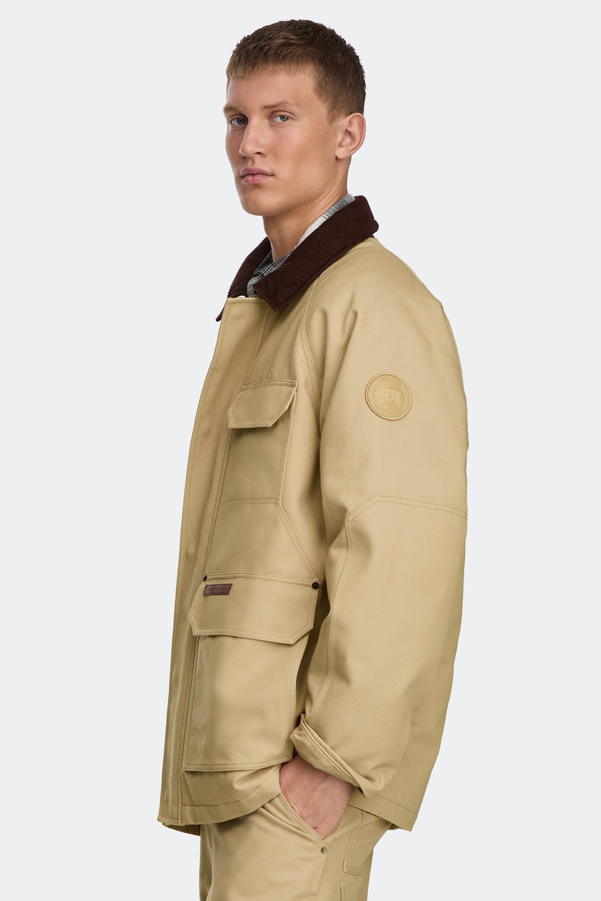 Garrison Lightweight Coat - Timber Sand 9110 - on_side_01