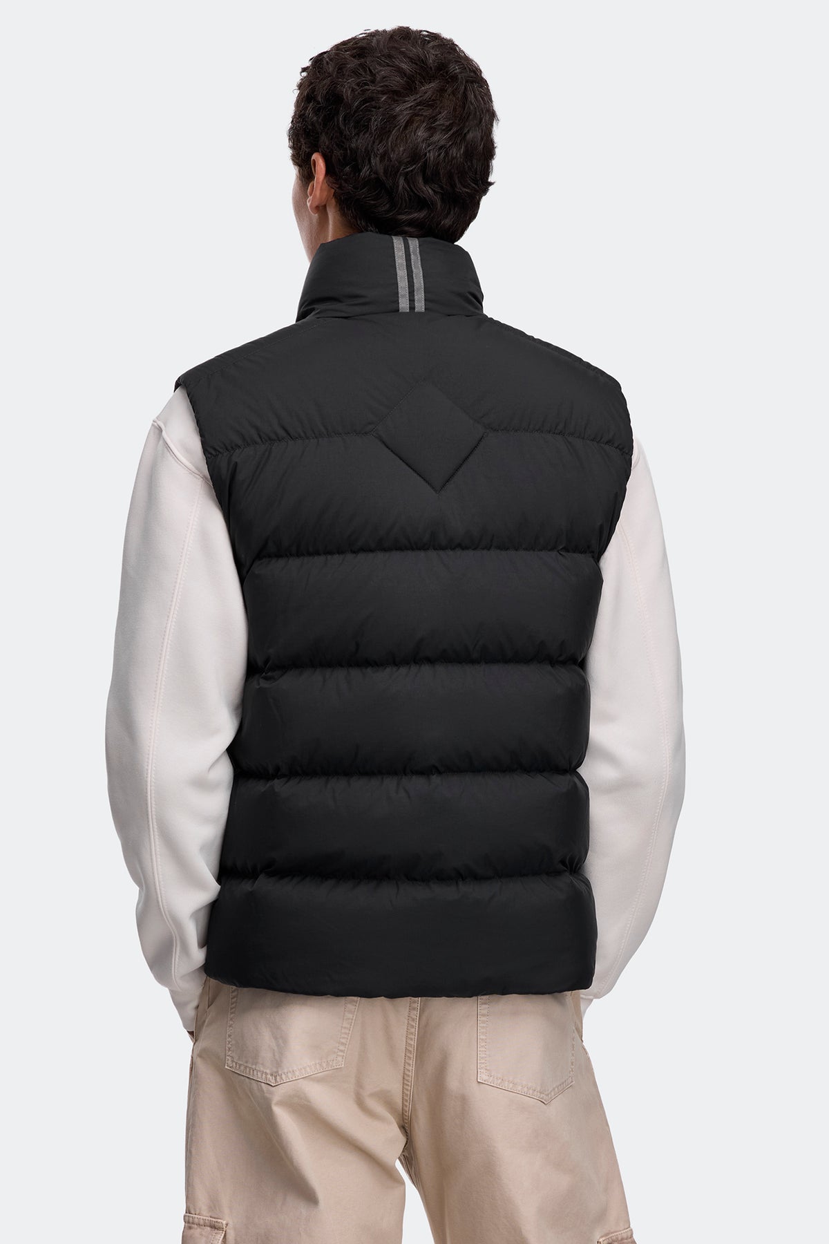 Crofton EnduraLuxe Vest - Black 9061 - on_back_01