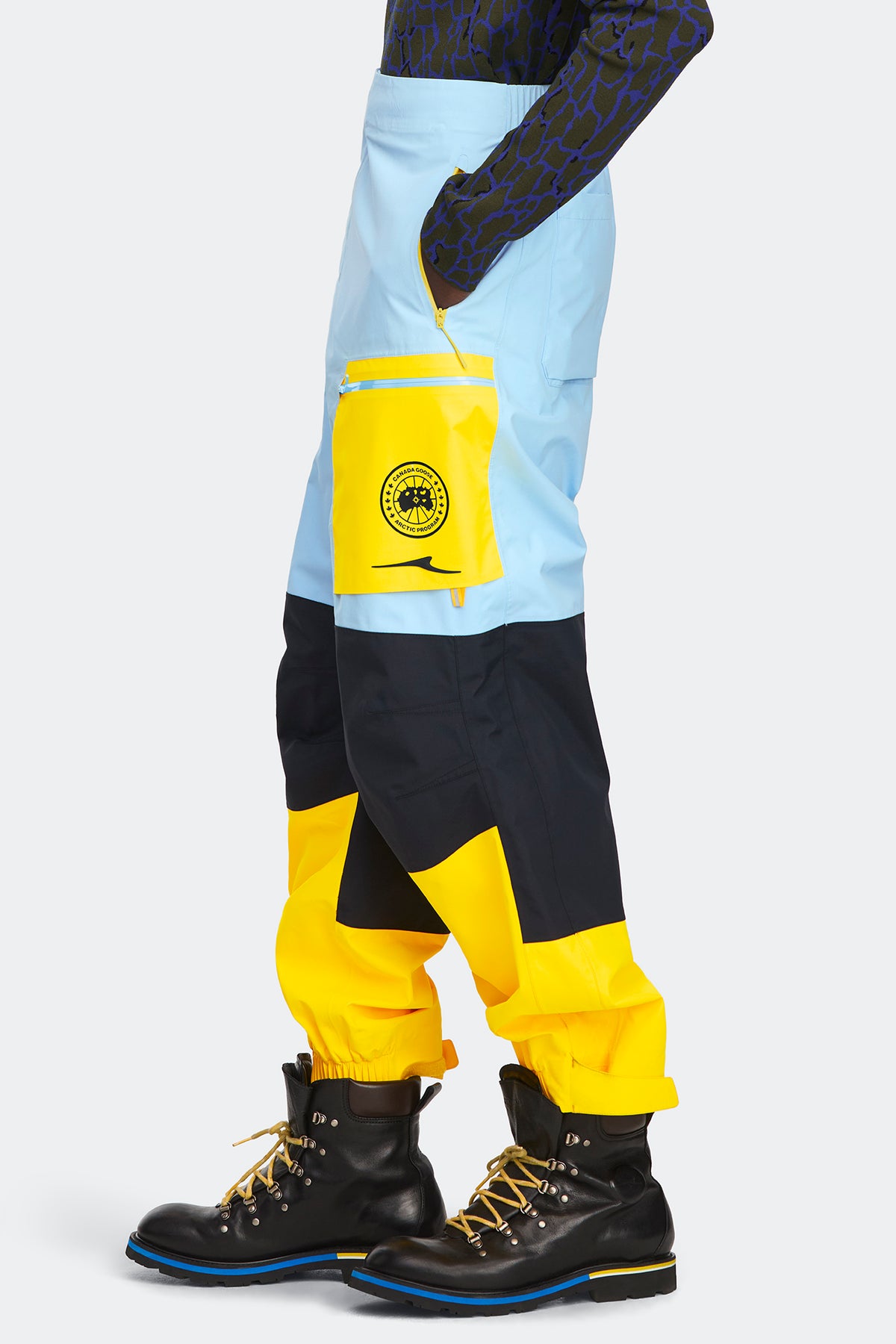 Paragon Pant - Arctic Mist/Golden Rod 8926 - on_side_01