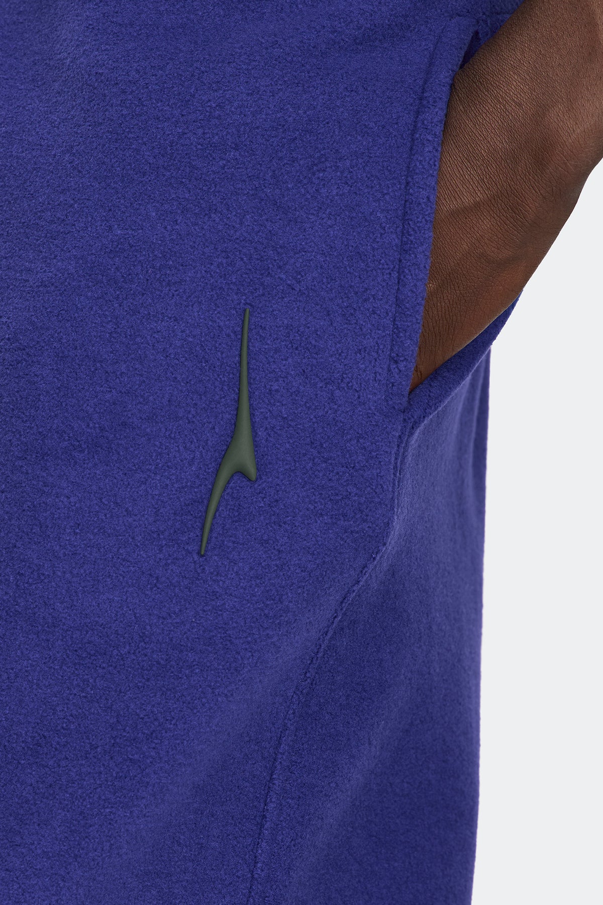 Liora Fleece Jogger - Crown Blue 9679 - on_detail_01