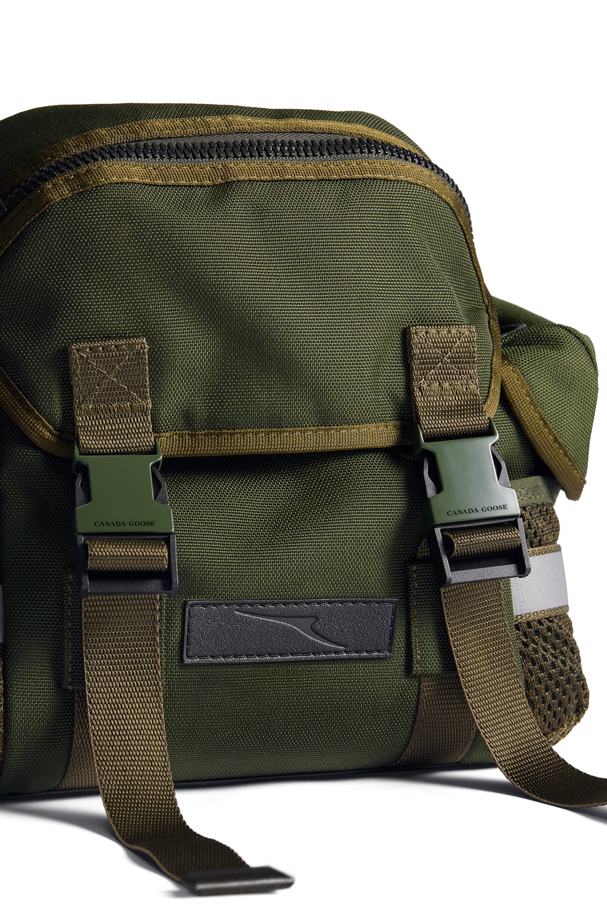 Small Hiker Backpack - Moss Khaki 9260 - off_detail_01