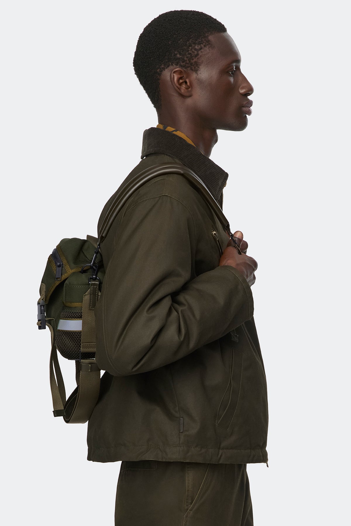 Small Hiker Backpack - Moss Khaki 9260 - on_front_01