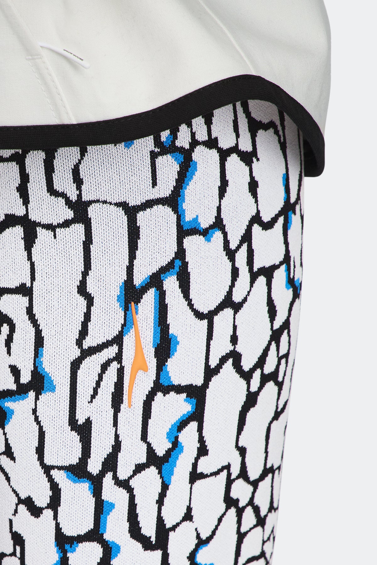 Vesper Tree Bark Knit Legging - Black/White/Bluebell Bark 9928 - on_detail_01