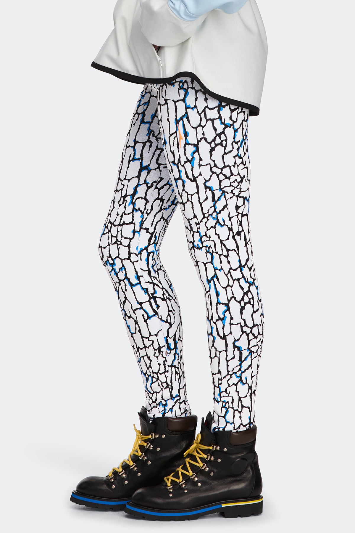 Vesper Tree Bark Knit Legging - Black/White/Bluebell Bark 9928 - on_side_01