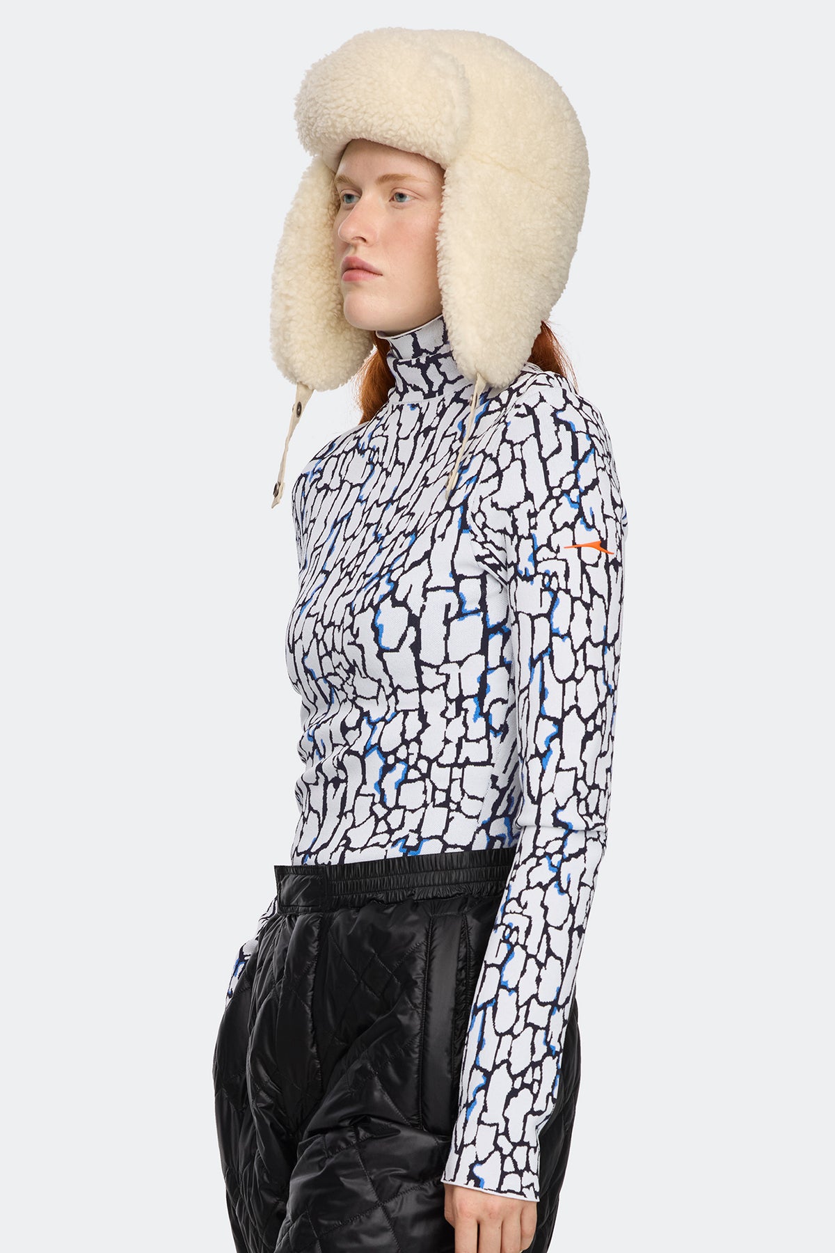 Vesper Tree Bark Knit Turtleneck - Black/White/Bluebell Bark 9928 - on_side_01