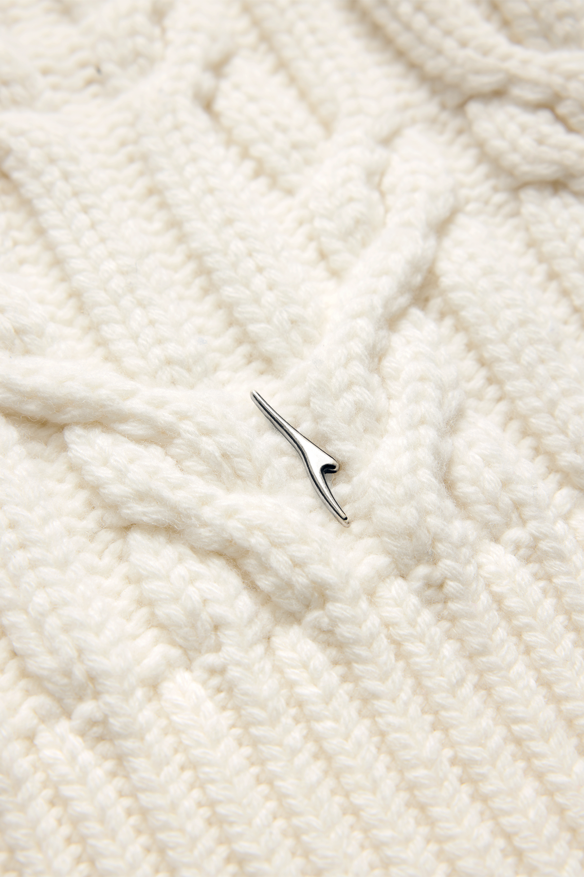 Reese Knit Crewneck Sweater - Canvas White 1625 - off_detail_01