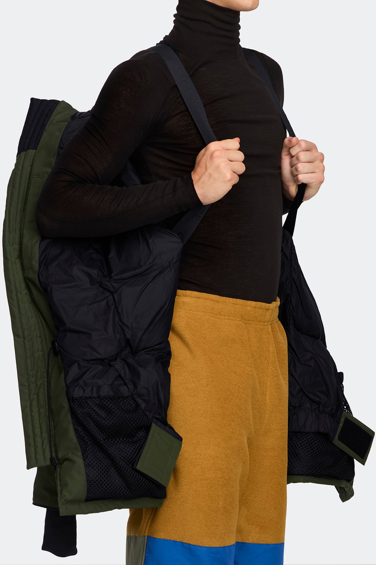 Expedition Parka - Moss Khaki 9260 - on_detail_01