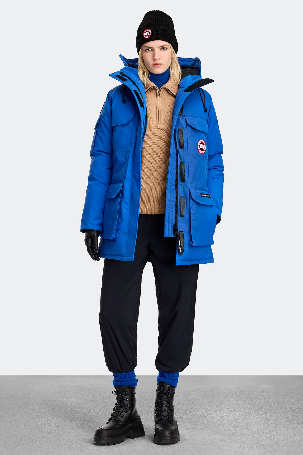 Expedition Parka PBI - Royal PBI Blue 9064 - on_full_body_01