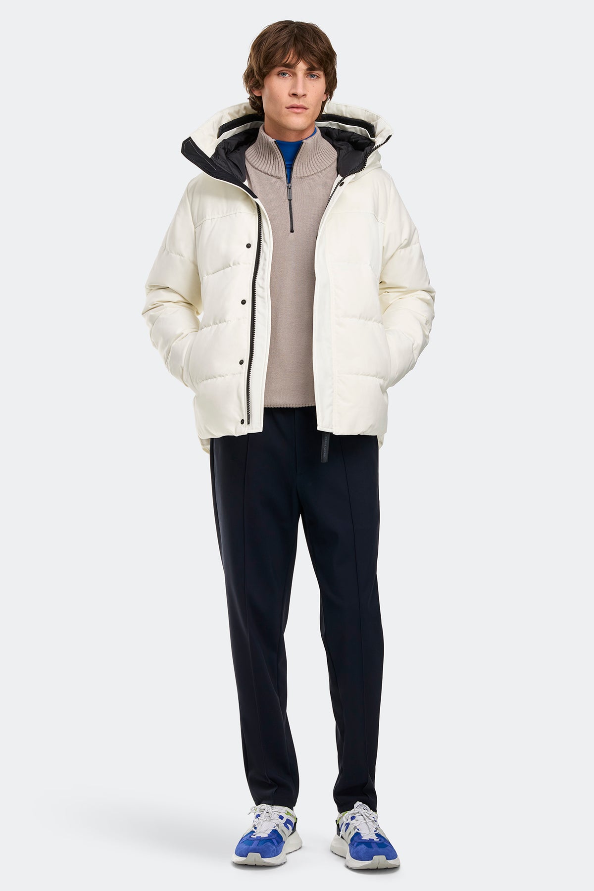 MacMillan Parka Black Disc - Northstar White 433 - on_full_body_01