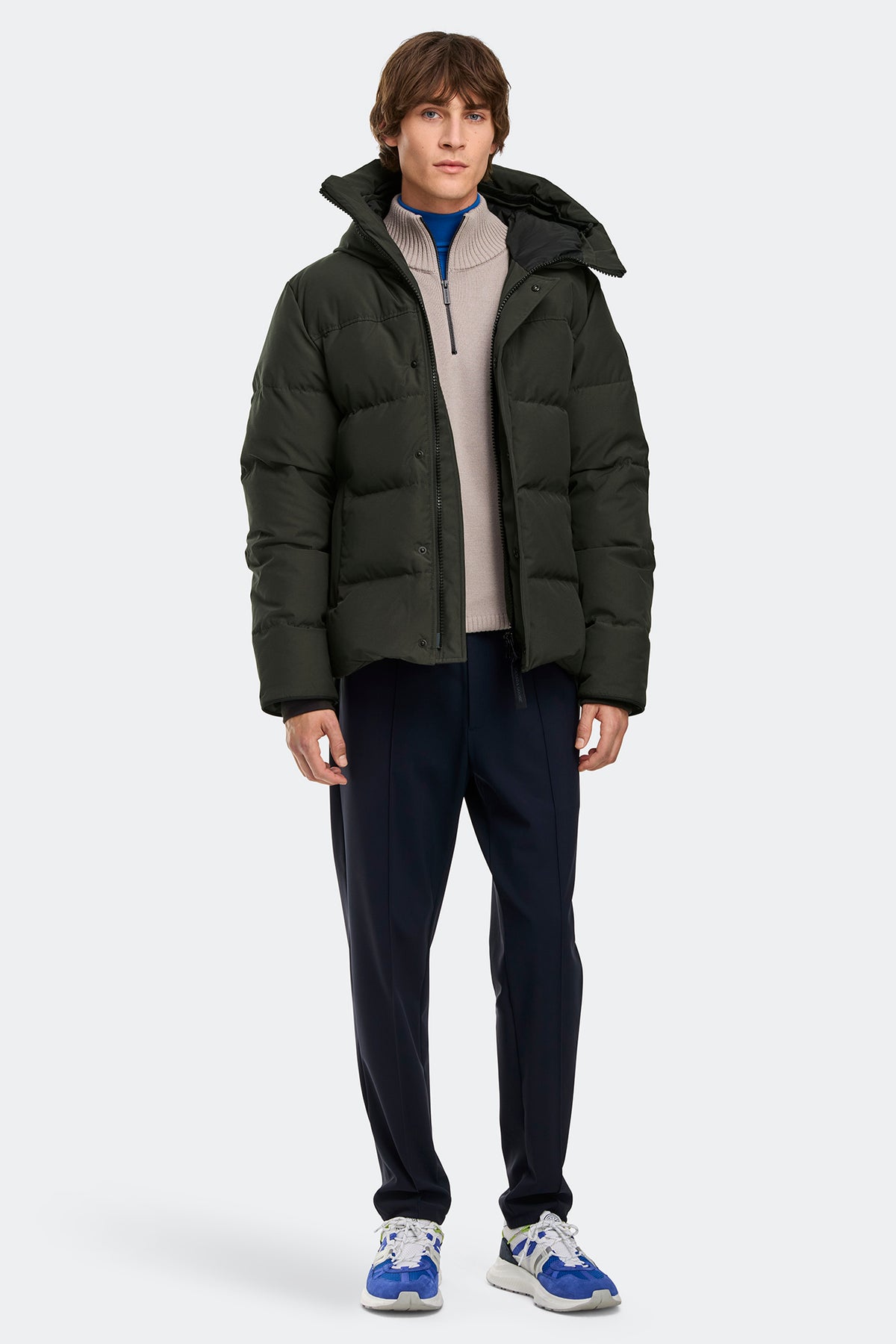 MacMillan Parka Black Disc - Volcano 782 - on_full_body_01