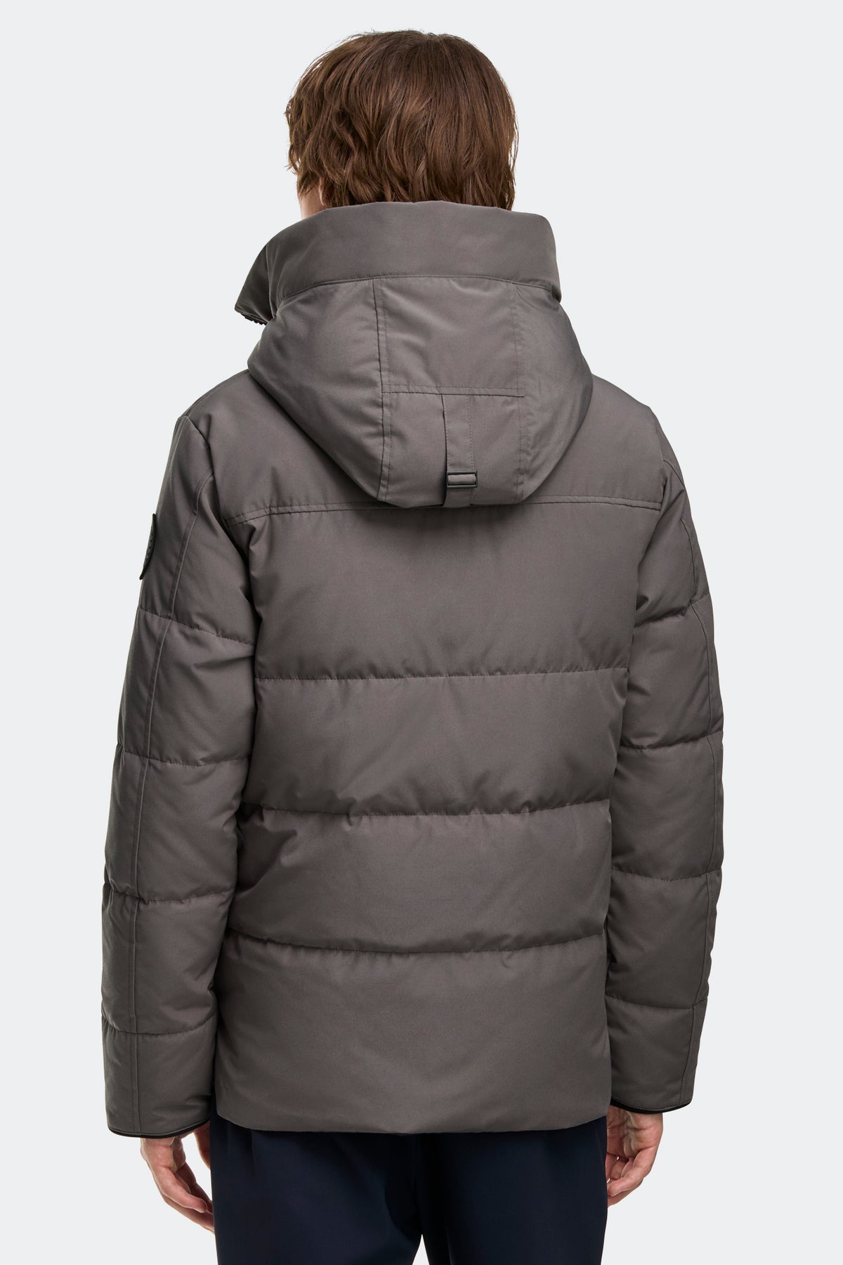 MacMillan Parka Black Disc - Coastal Grey 811 - on_back_01