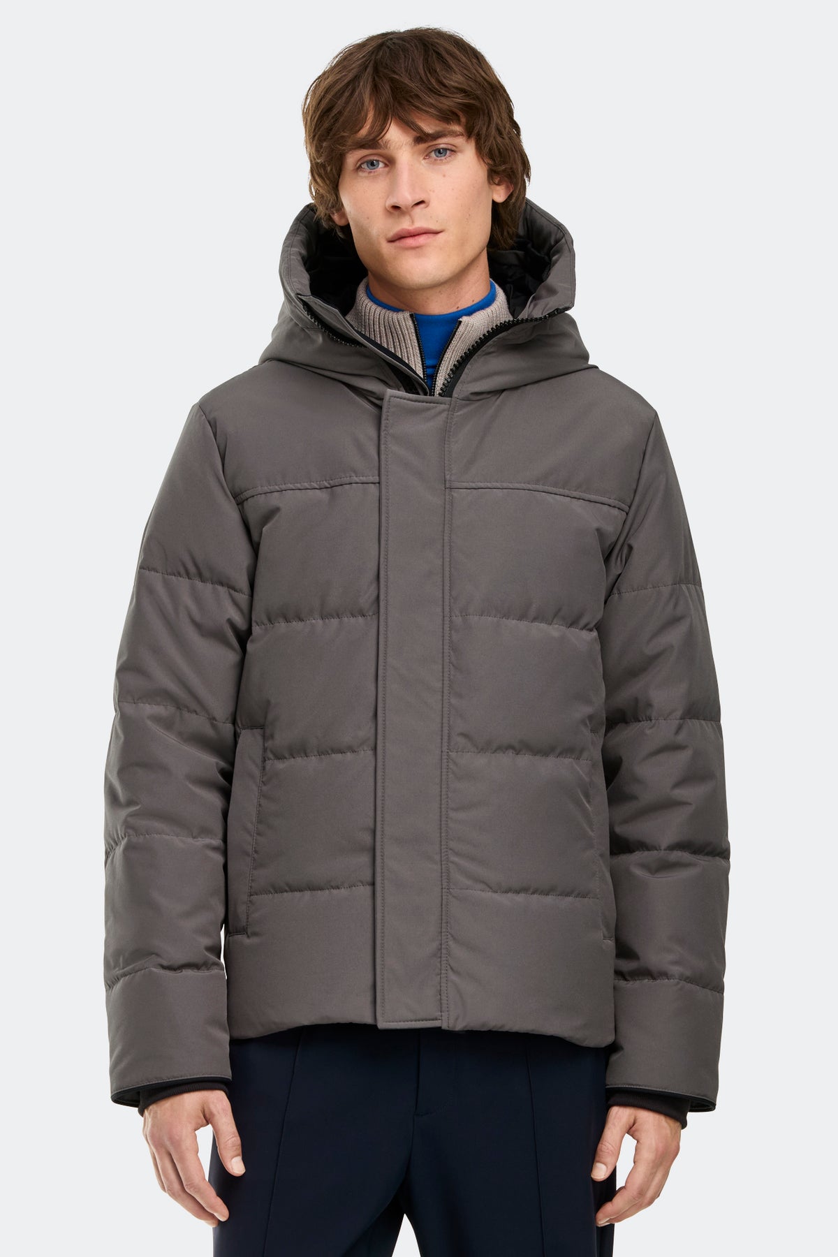 MacMillan Parka Black Disc - Coastal Grey 811 - on_front_closed_01